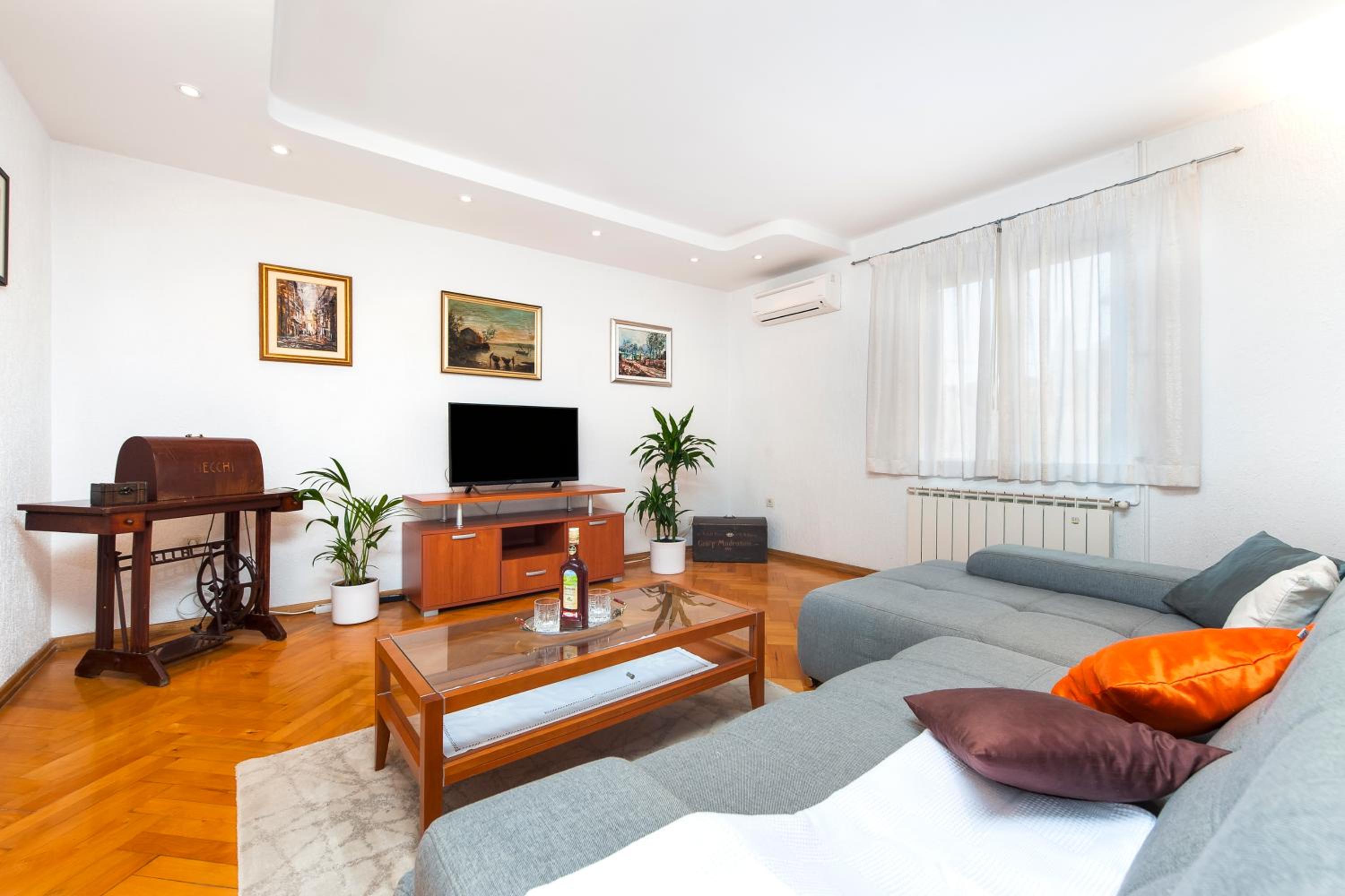 Apartments Carmelo