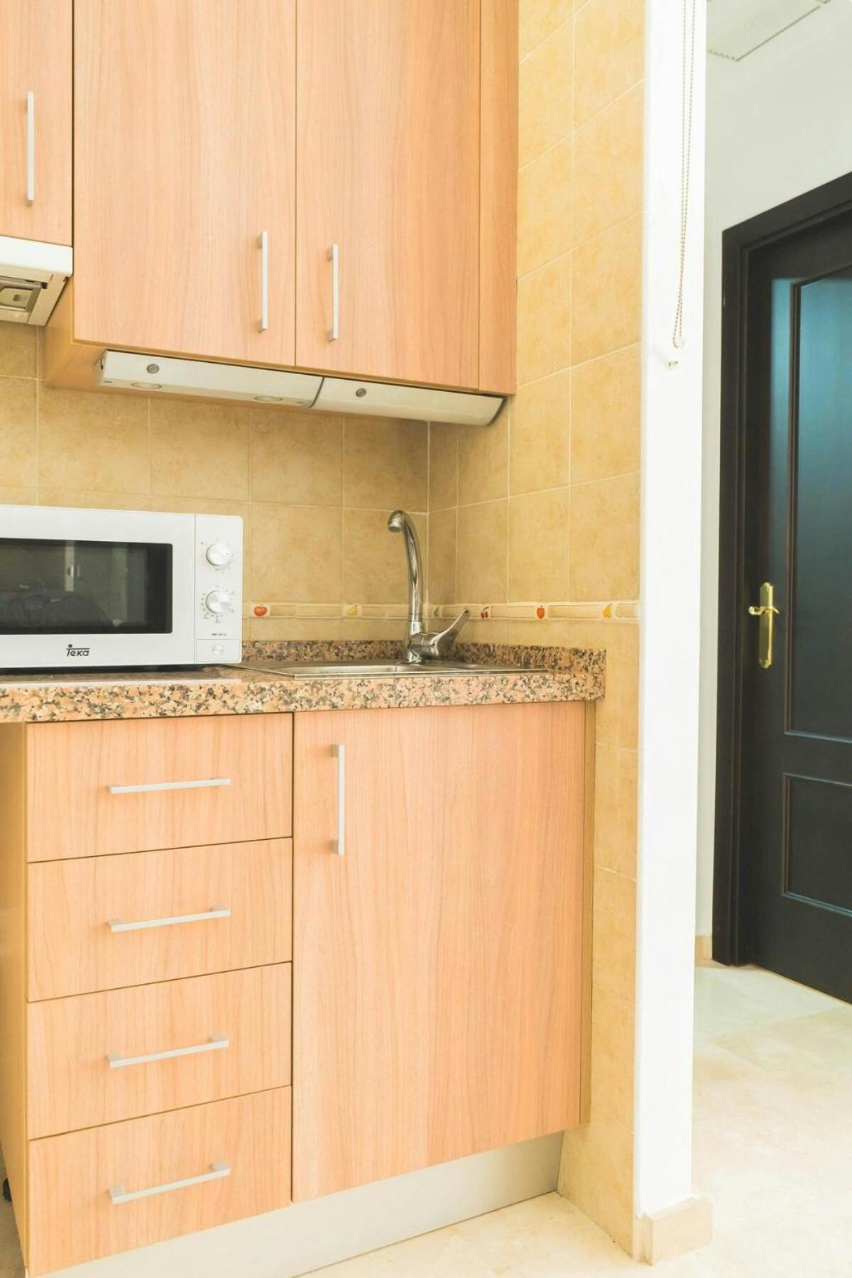 Céntrico Apartamento en Calle Carreteria - Malaga