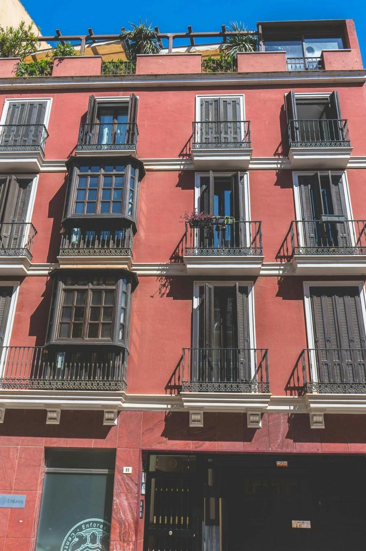 Céntrico Apartamento en Calle Carreteria - Malaga