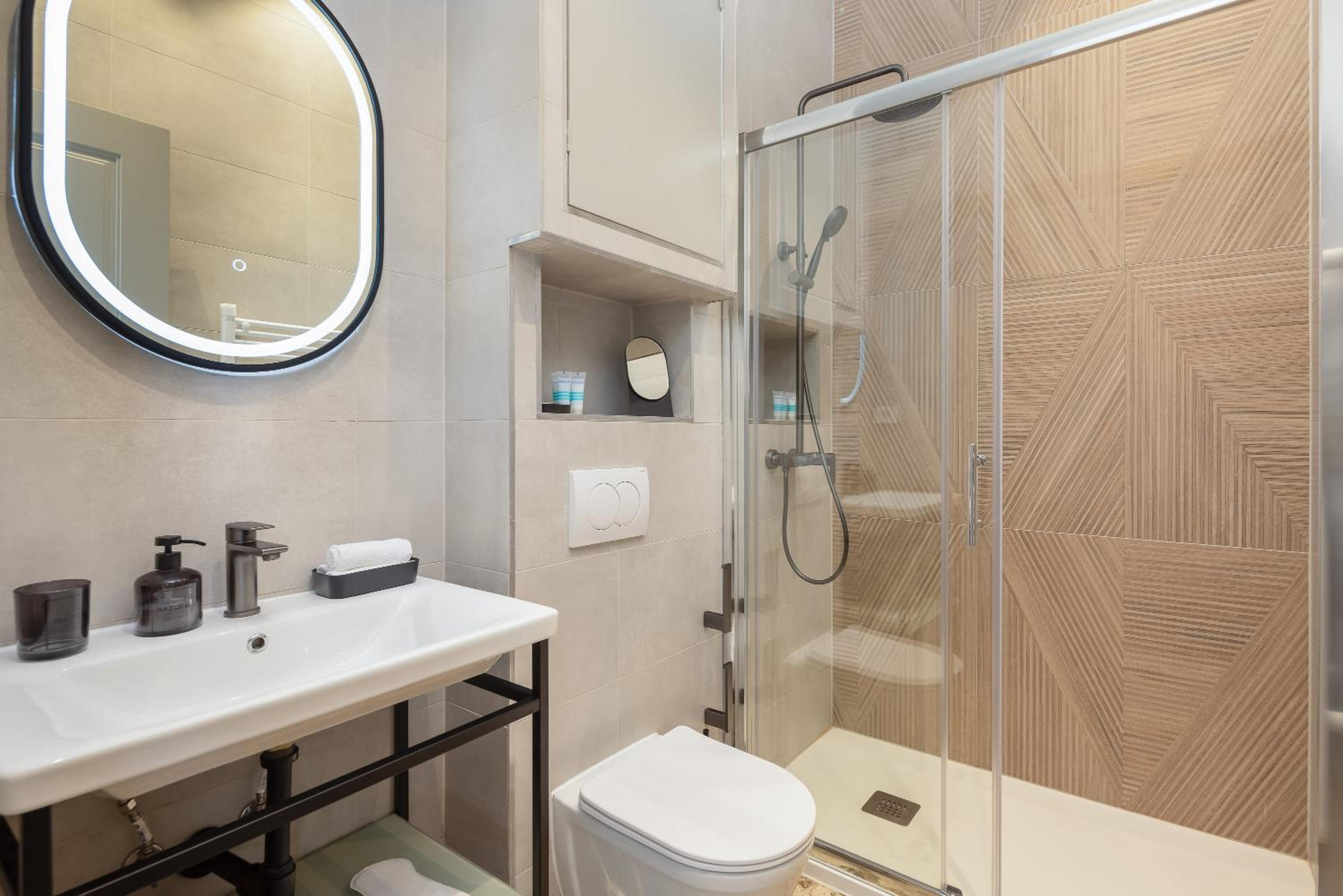 PIAC Luxury Suites view 5