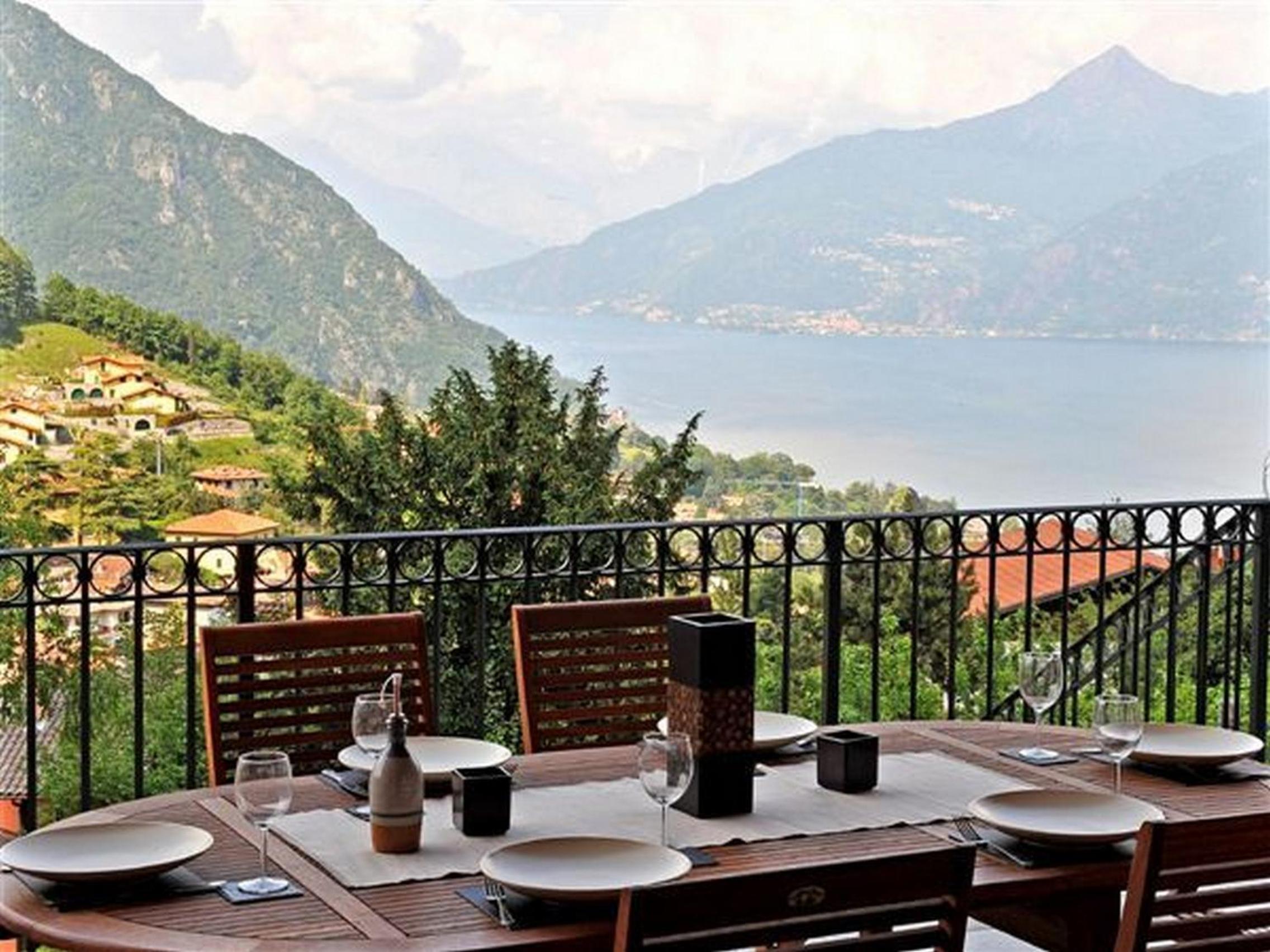 Clubhouse en Menaggio — balance & terrace