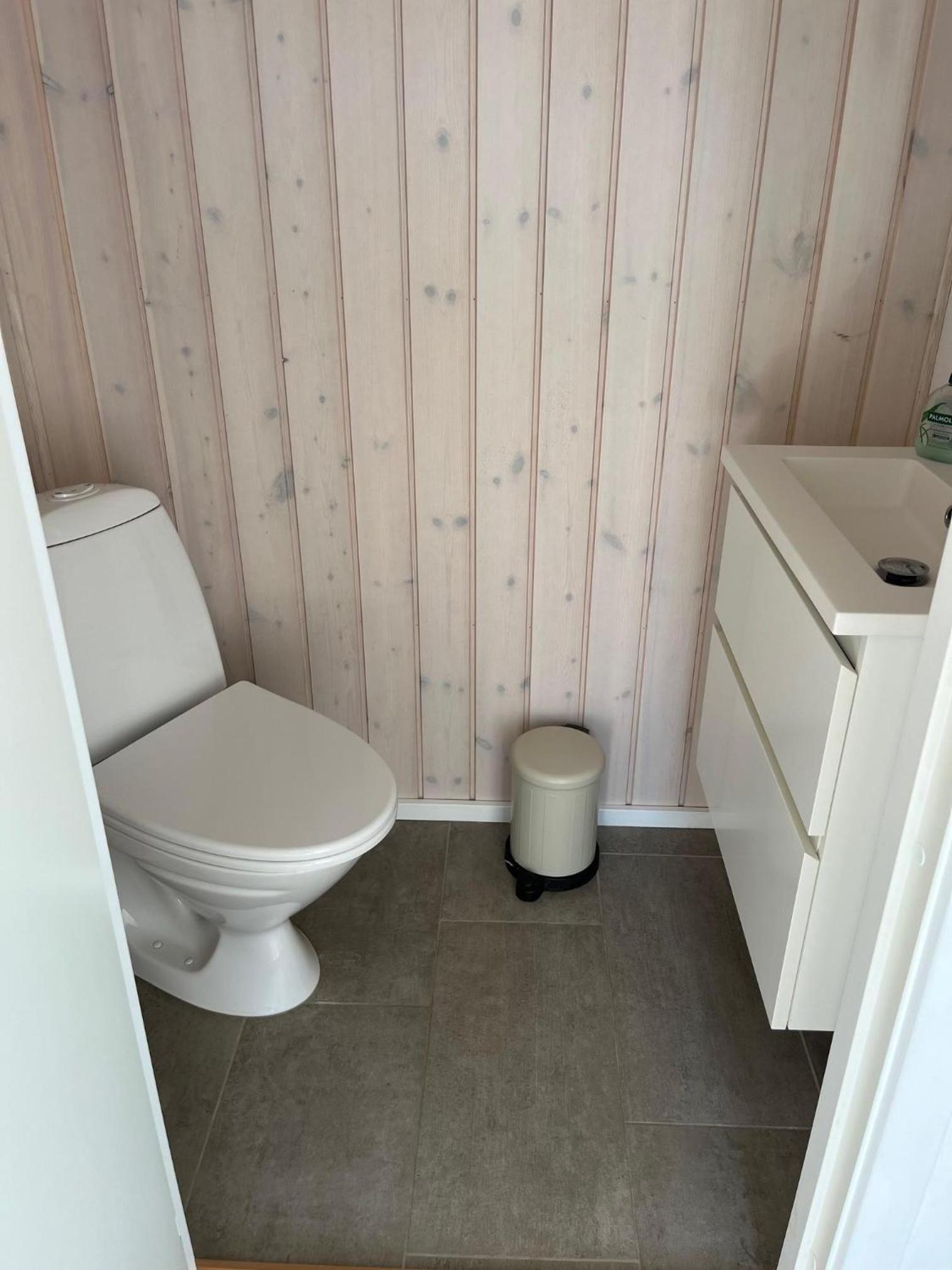 Nice Home In Rønde With 3 Bedrooms And Wifi