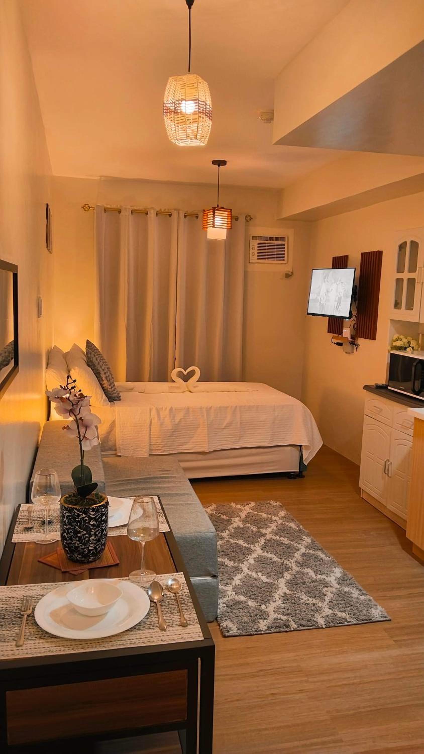 MA PINE SUITES TAGAYTAY by Crown Asia