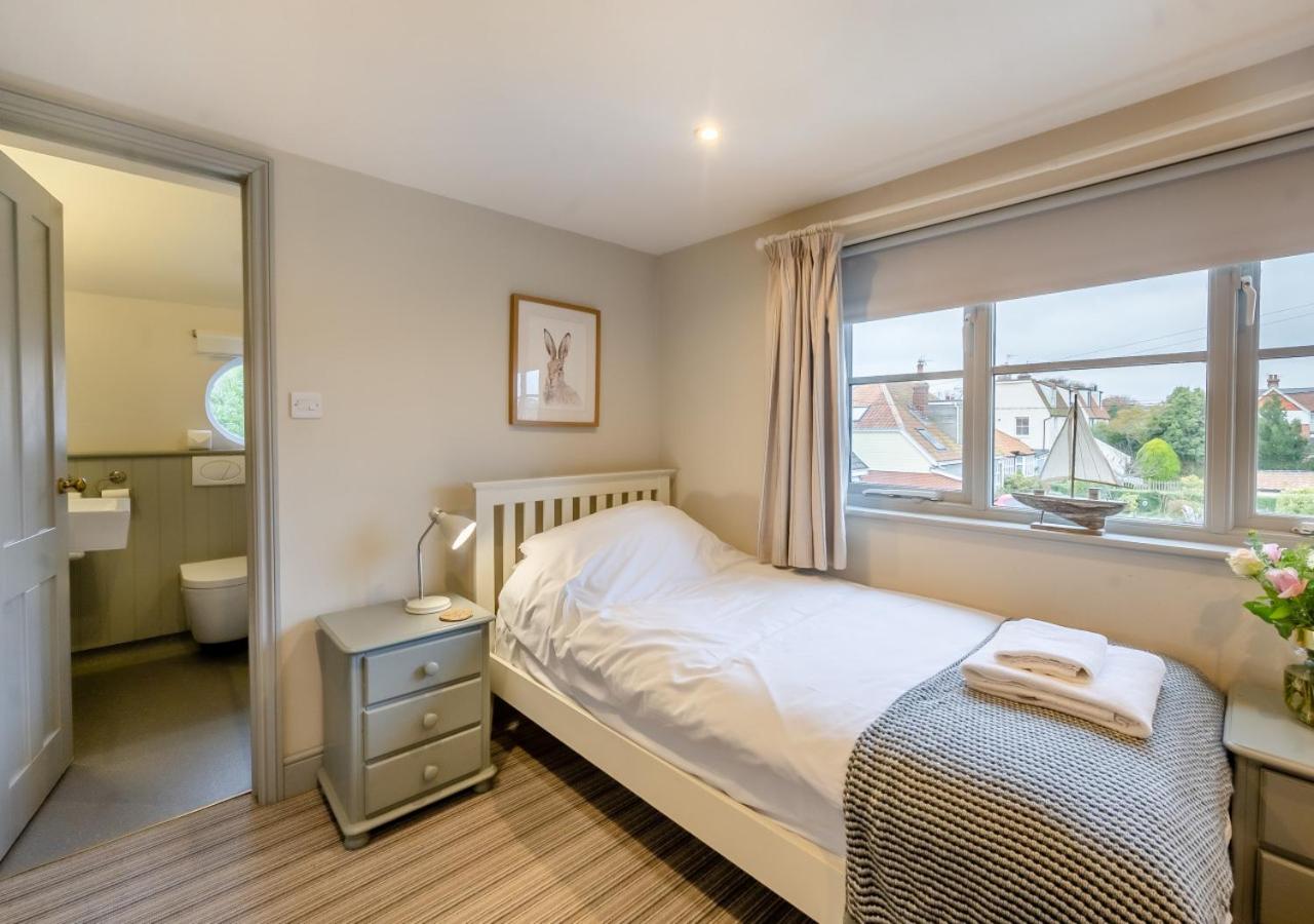 4 Bed in Southwold oc-hskimm