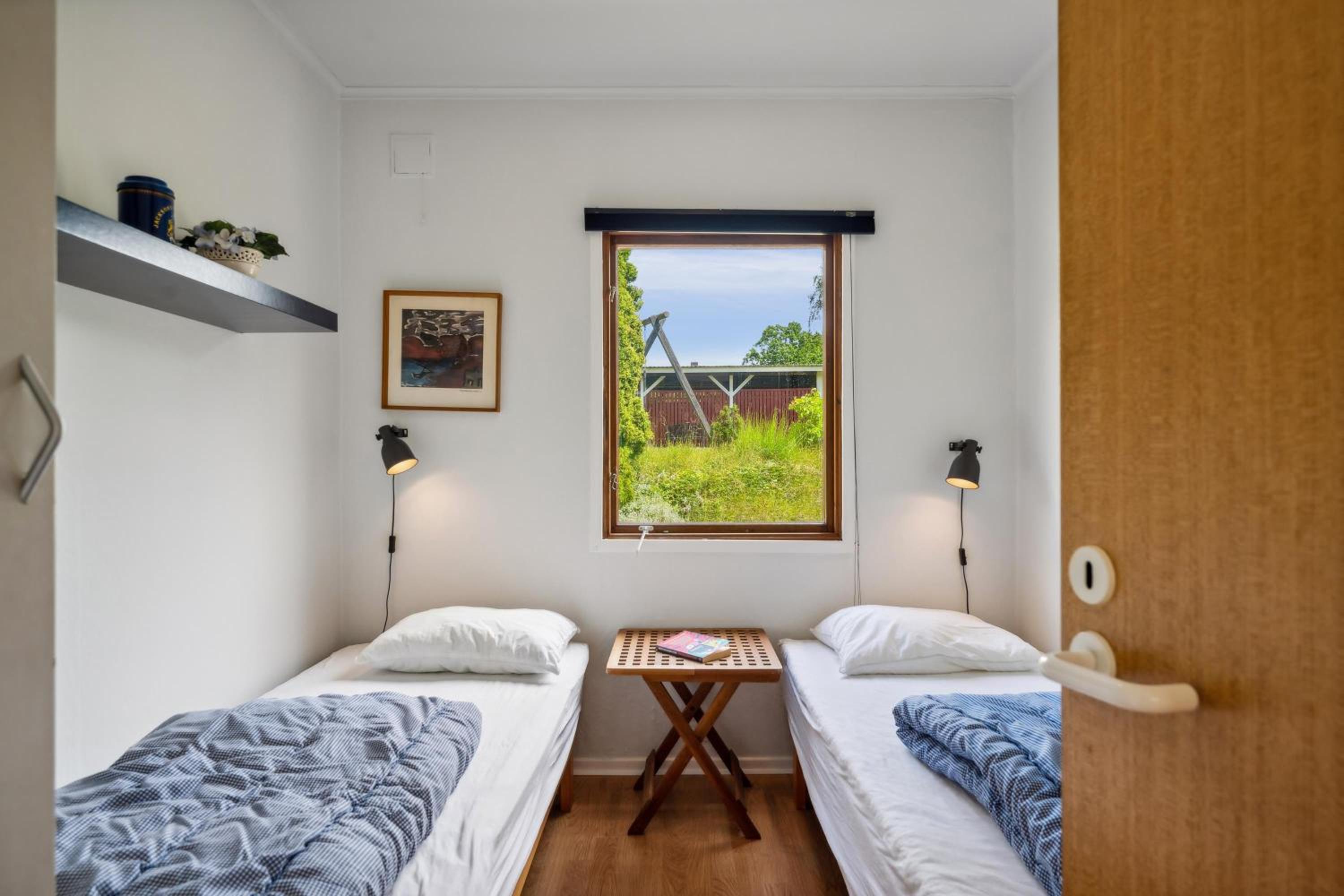 Charming And Well-Kept Holiday Home On A Large Natural Plot Close To Forest, Beach And The Cosy Harbour, Shops And Attractions Of Ebeltoft