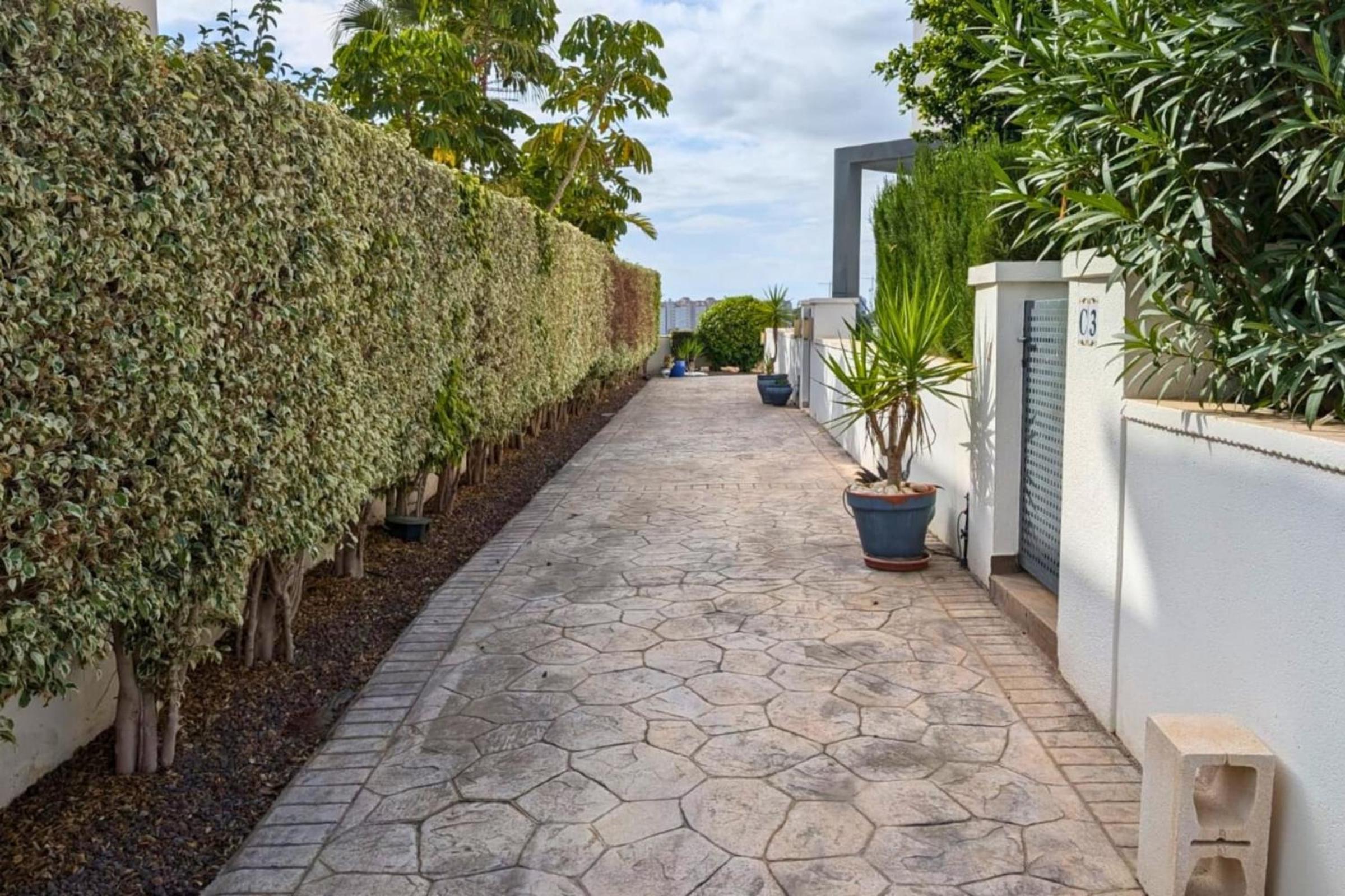 Modern flat with swimming pool terrace and equipped solarium