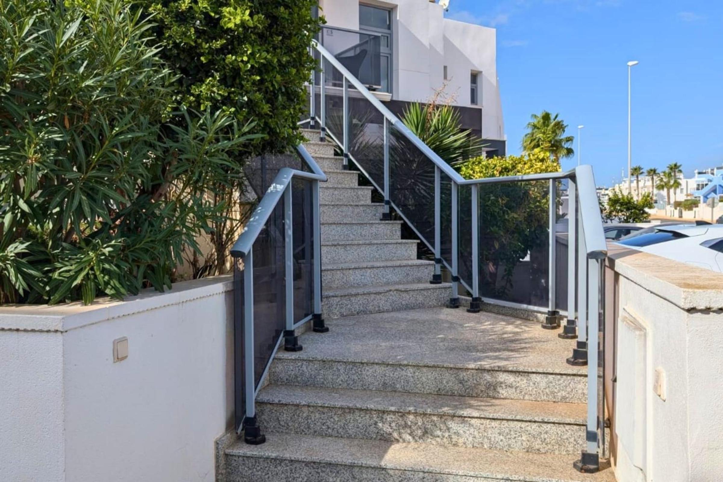 Modern flat with swimming pool terrace and equipped solarium