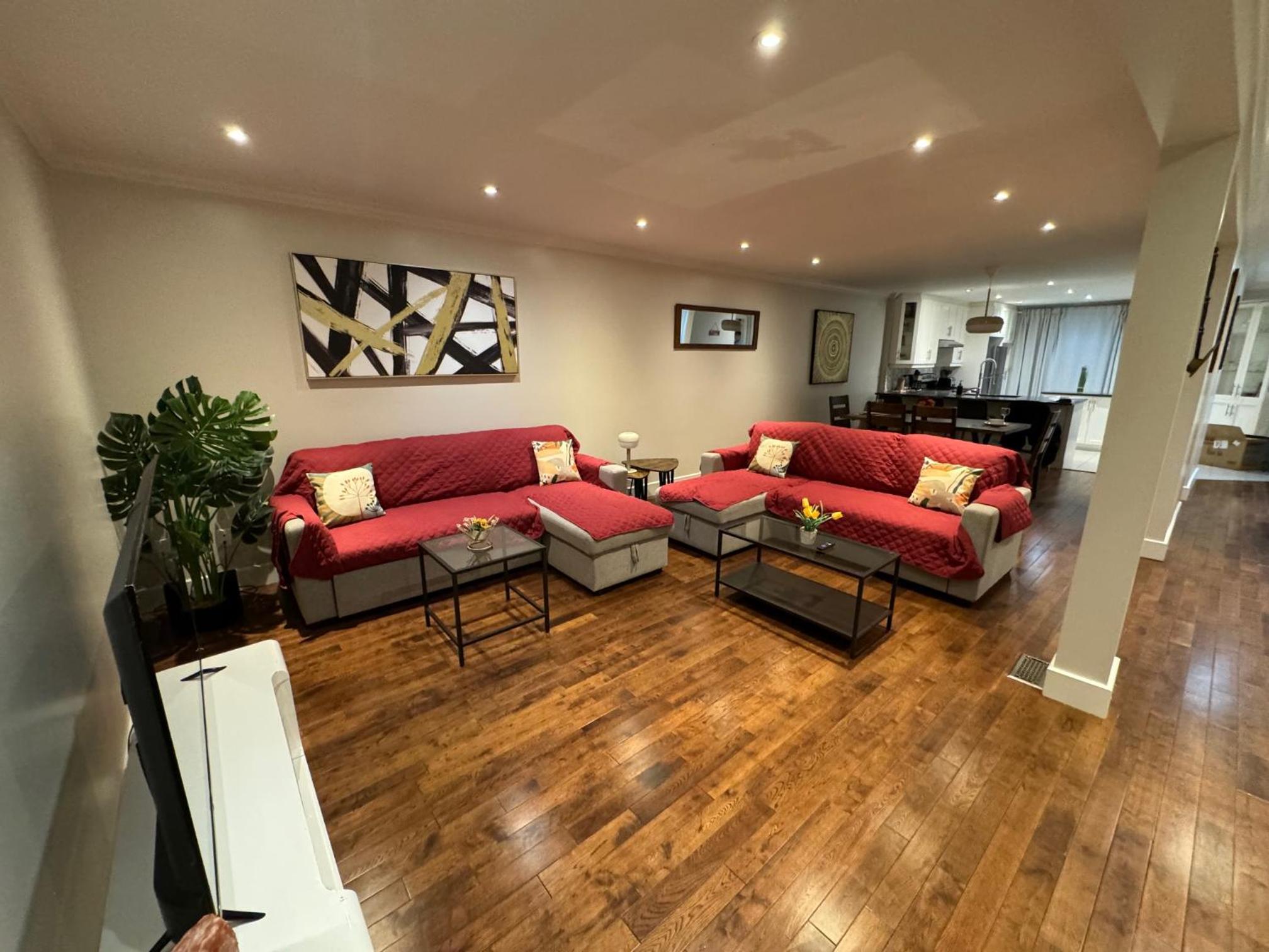 Amazing 3-Bedrooms in Rosemont - Montreal