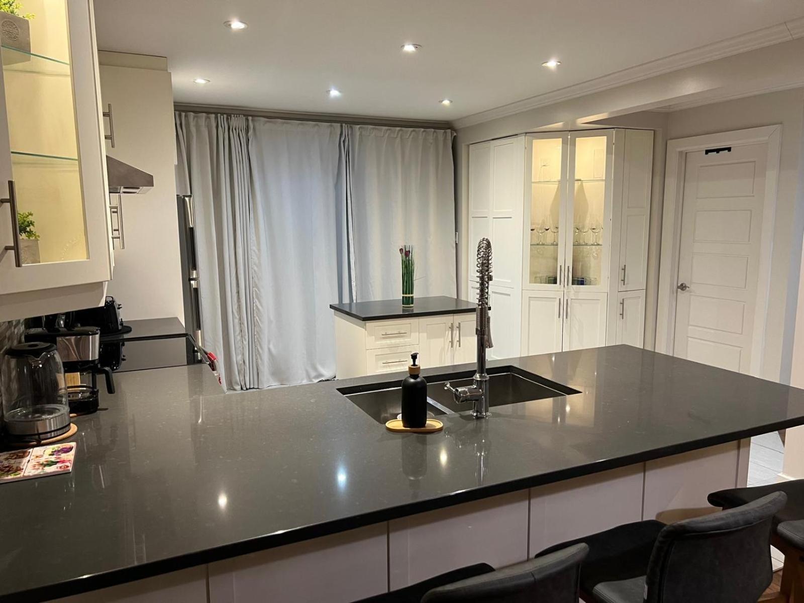 Amazing 3-Bedrooms in Rosemont - Montreal