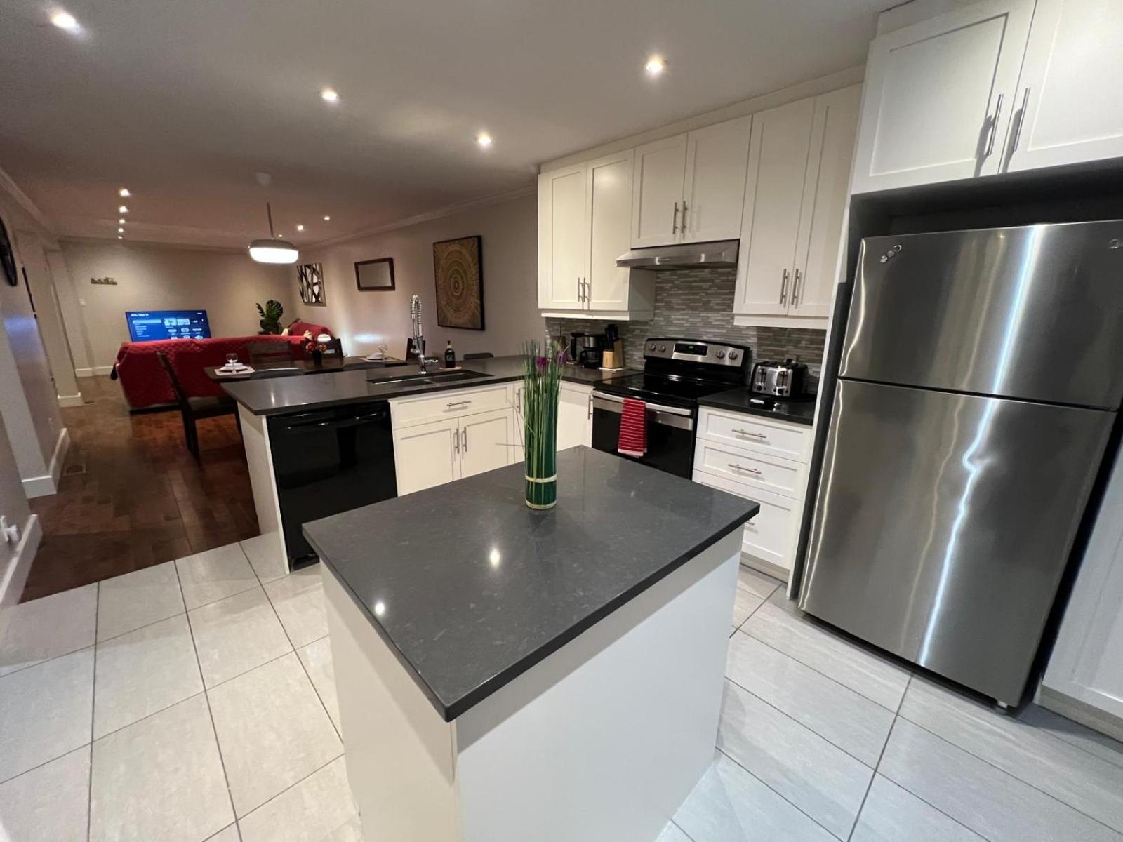 Amazing 3-Bedrooms in Rosemont - Montreal