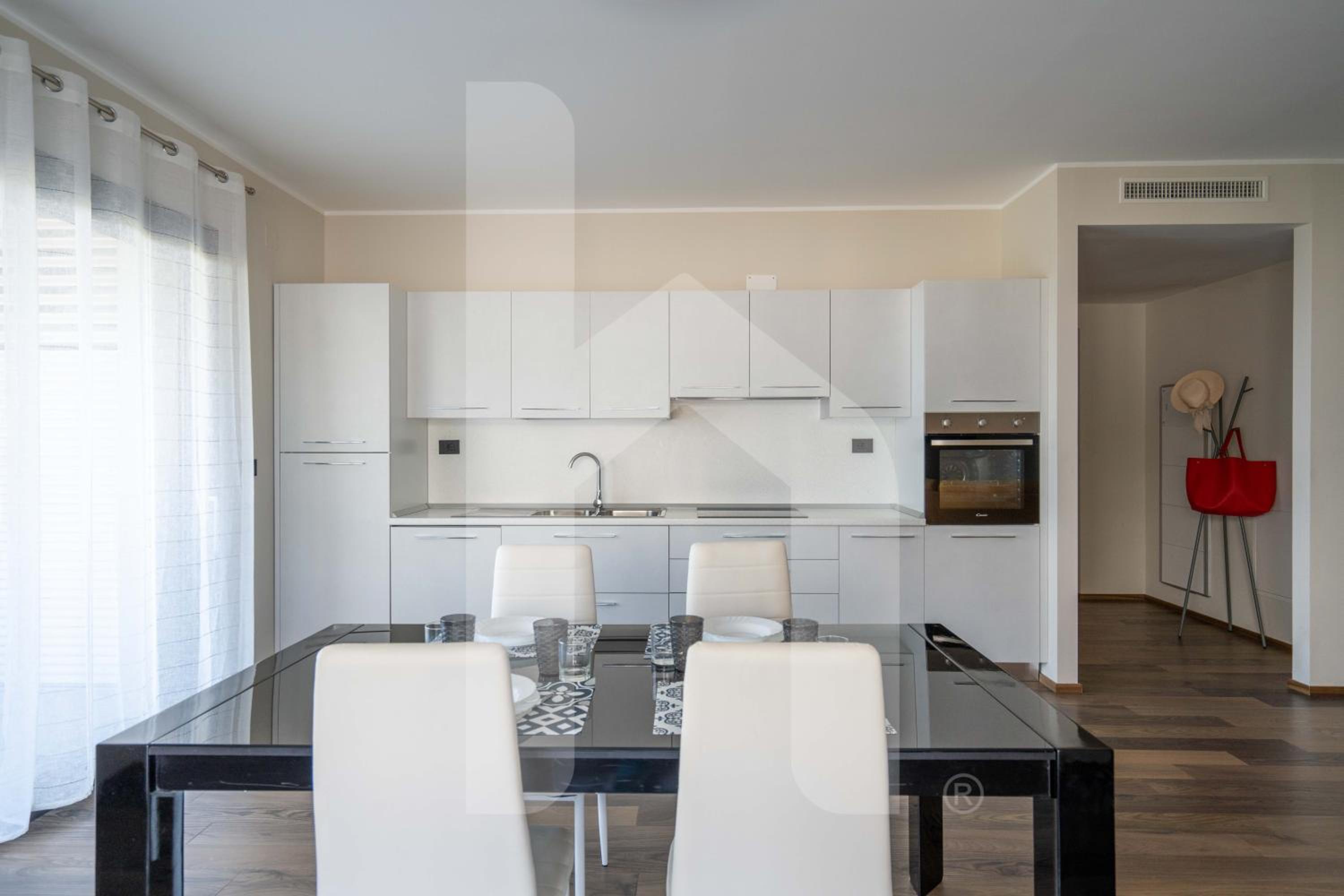 Homiday - WaterFront Montesilvano view 3