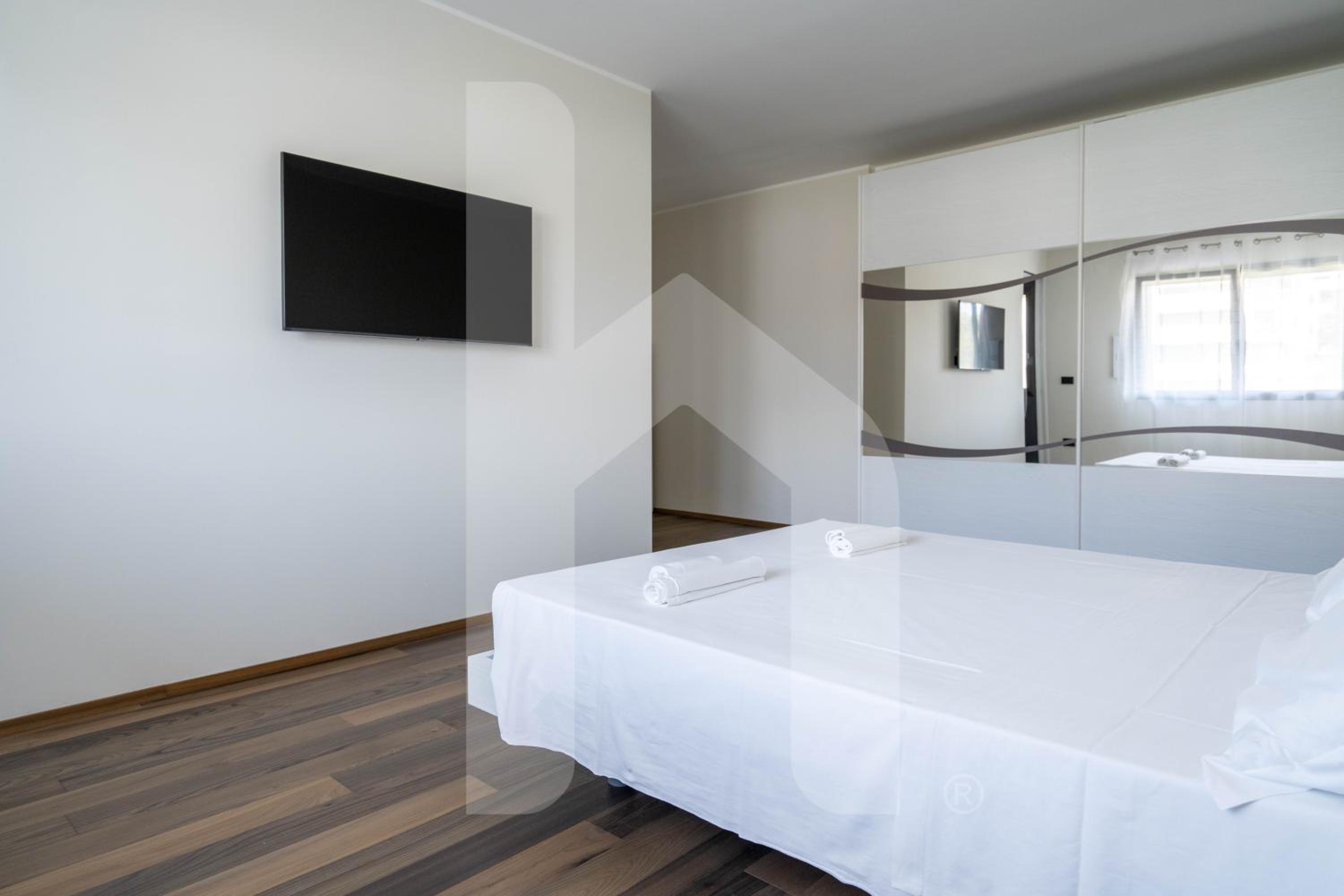 Homiday - WaterFront Montesilvano view 2