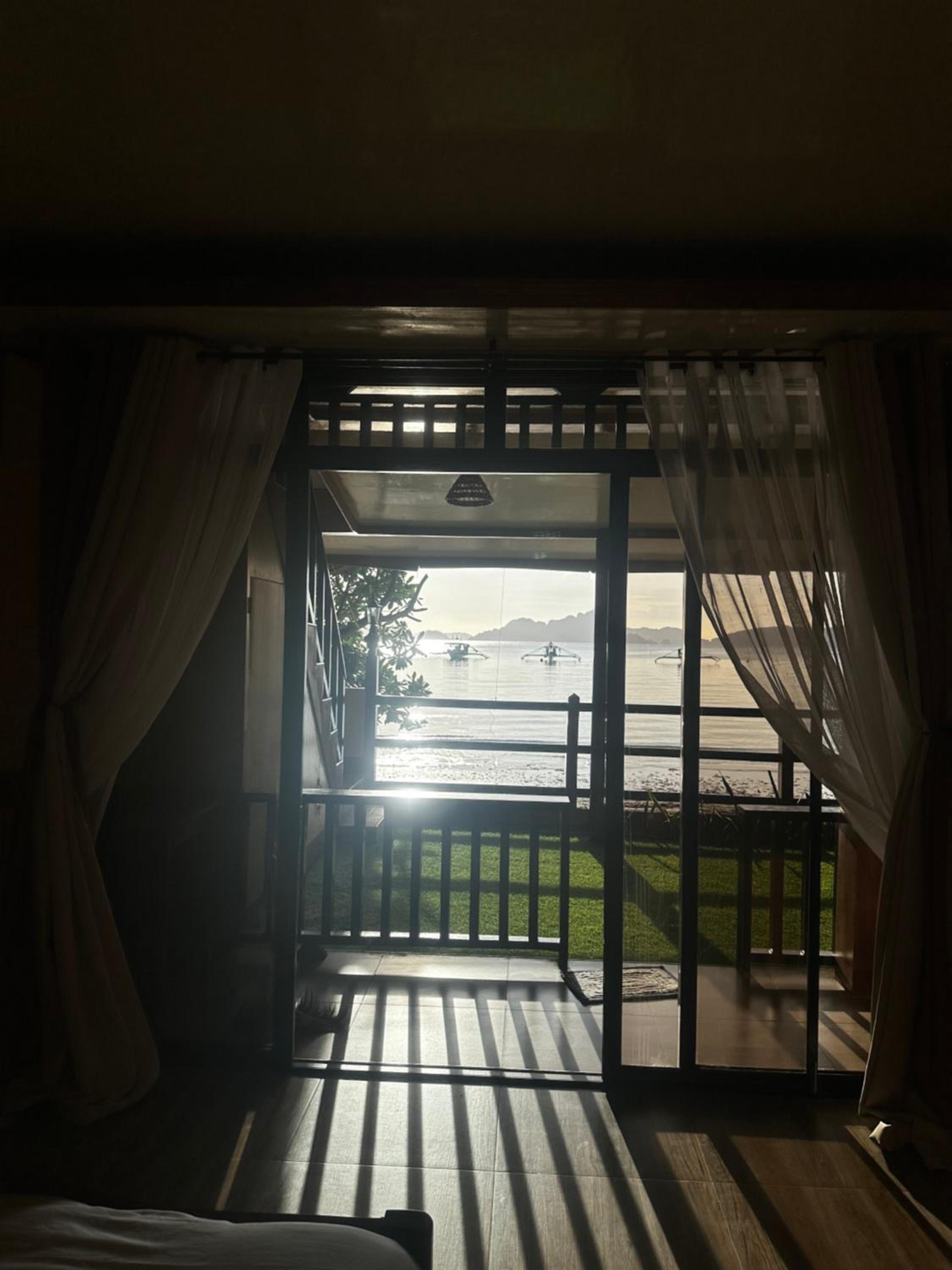 Fabregas Beach Cottages view 2