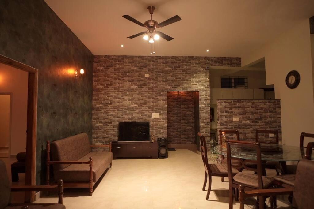 Lemon Tree - Farmhouse with Rooftop Private Pool near Bangalore view 4
