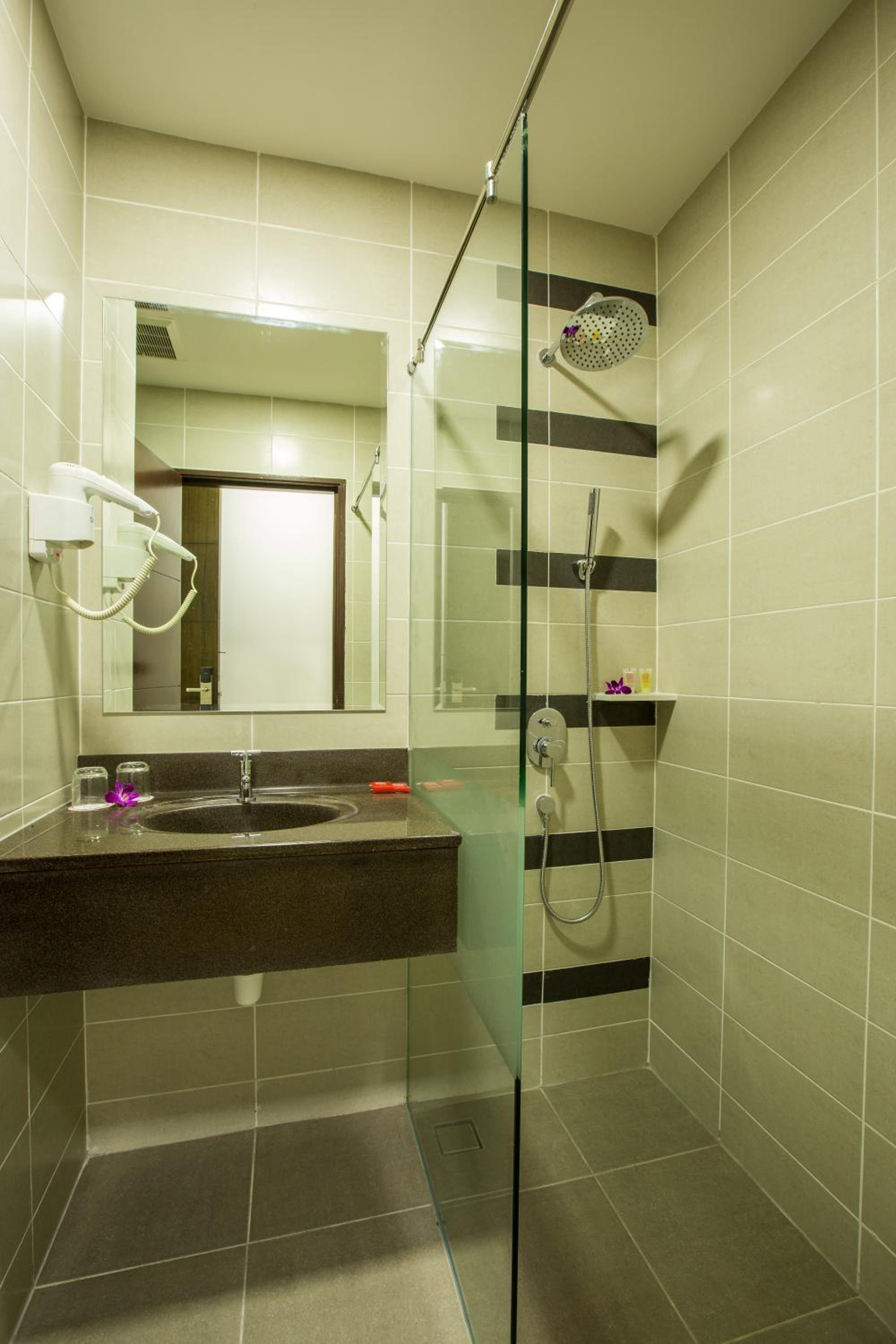 Humaira Hotel