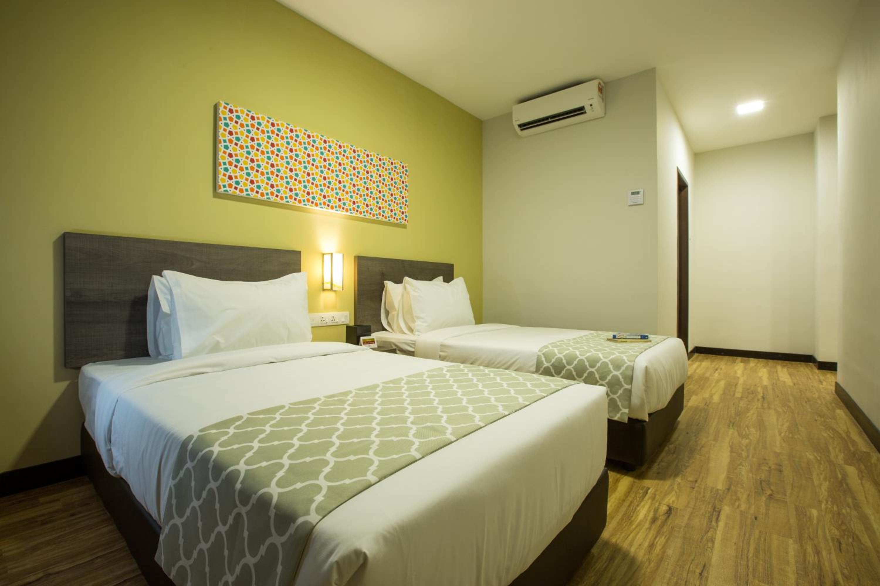 Humaira Hotel