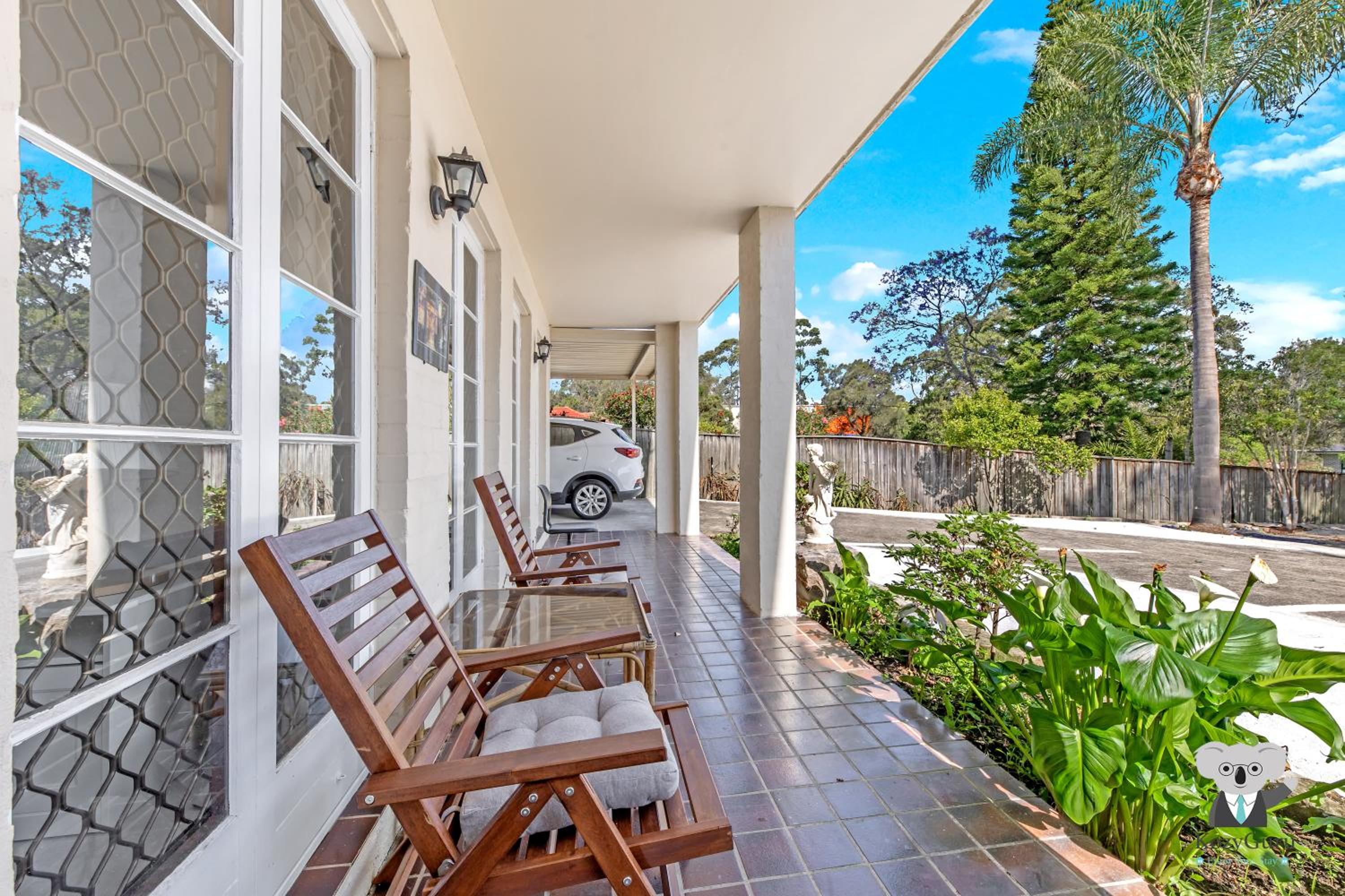 KozyGuru | Thornleigh | Charming Two-Bed Townhouse