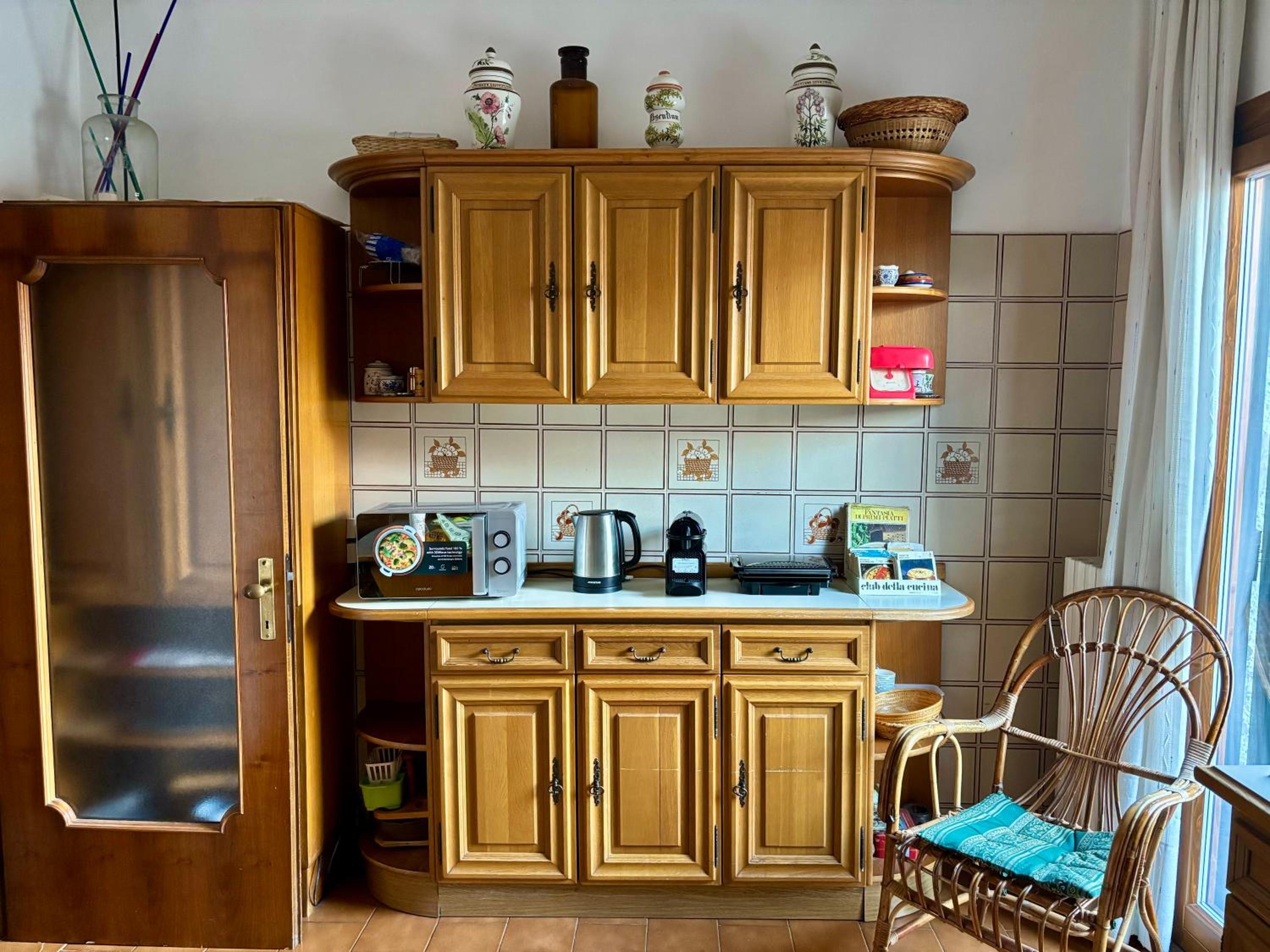 Large Three-bedroom Apartment with Canal View in Cannaregio
