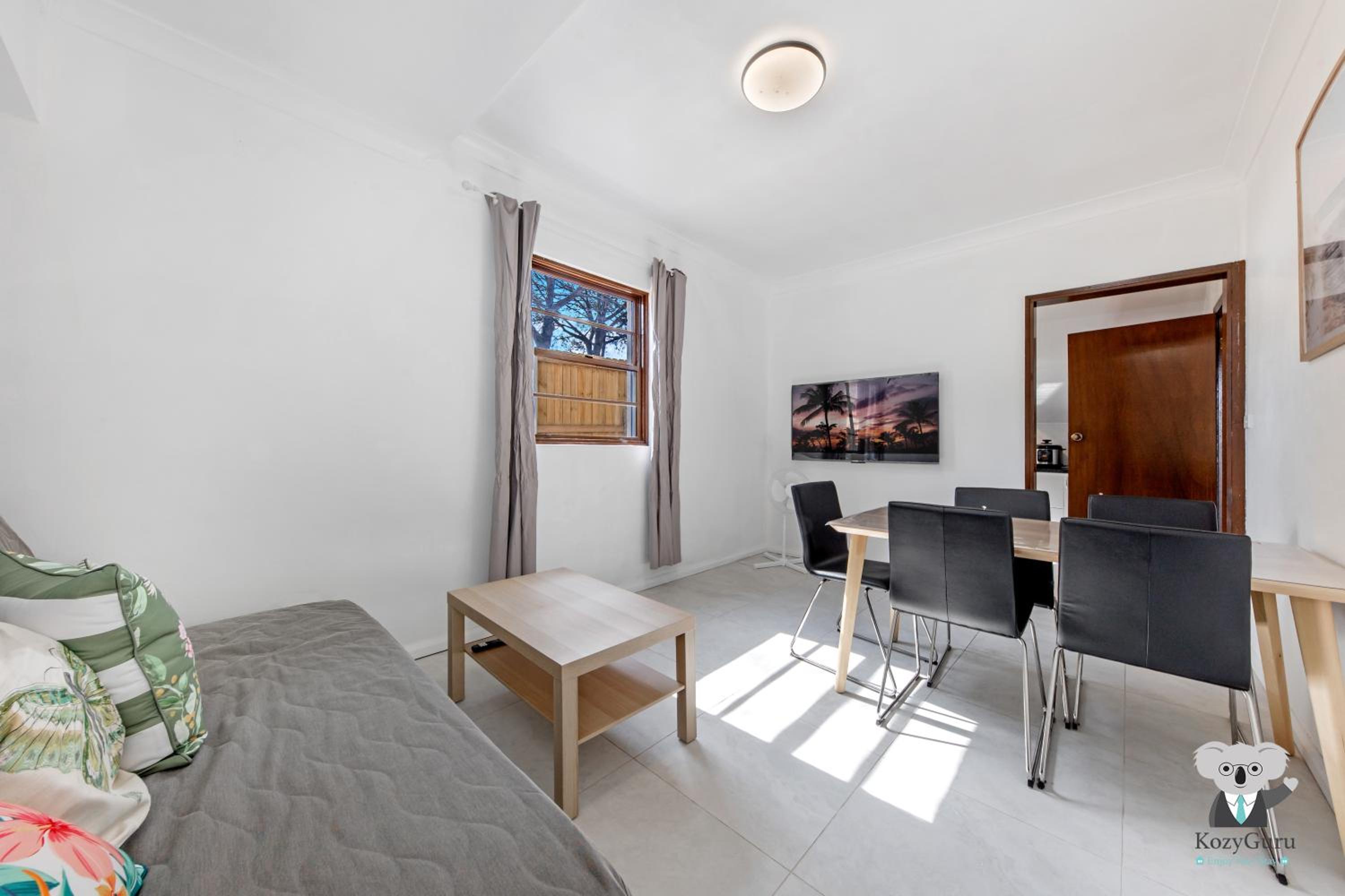 KozyGuru | Thornleigh | Charming Two-Bed Townhouse