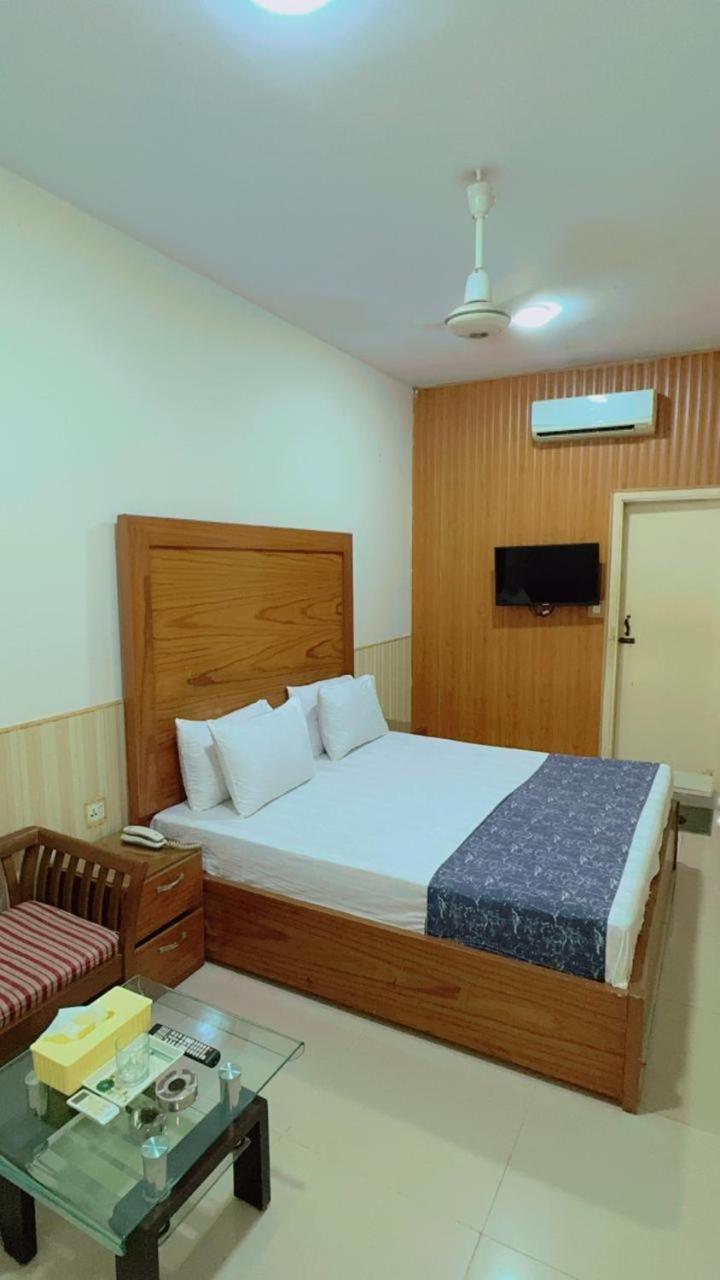 Capry Guest House Near Agha Khan