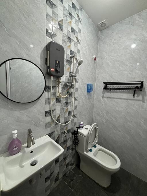 R7 Hotel-style Room With Bathroom #1min Walk to Ksl City Mall