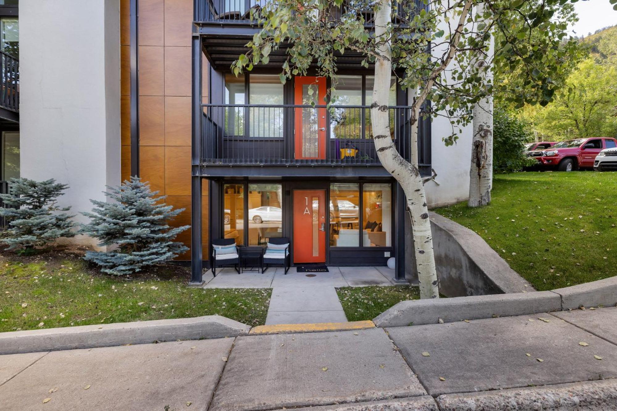 Hotel Renovated 2 BR Aspen Condo Ski-in out - Image 1