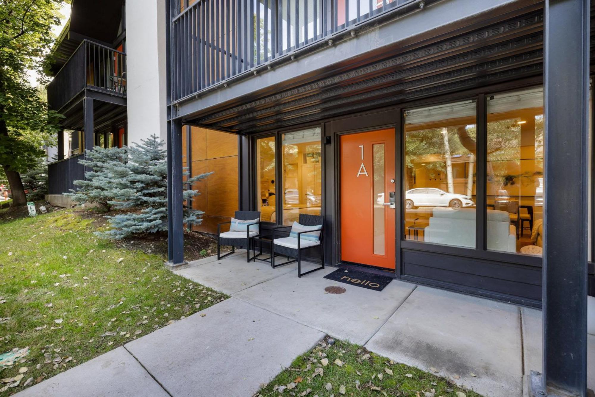 Renovated Core 2BR 2BA with AC, Pool & Hot-tub view 3