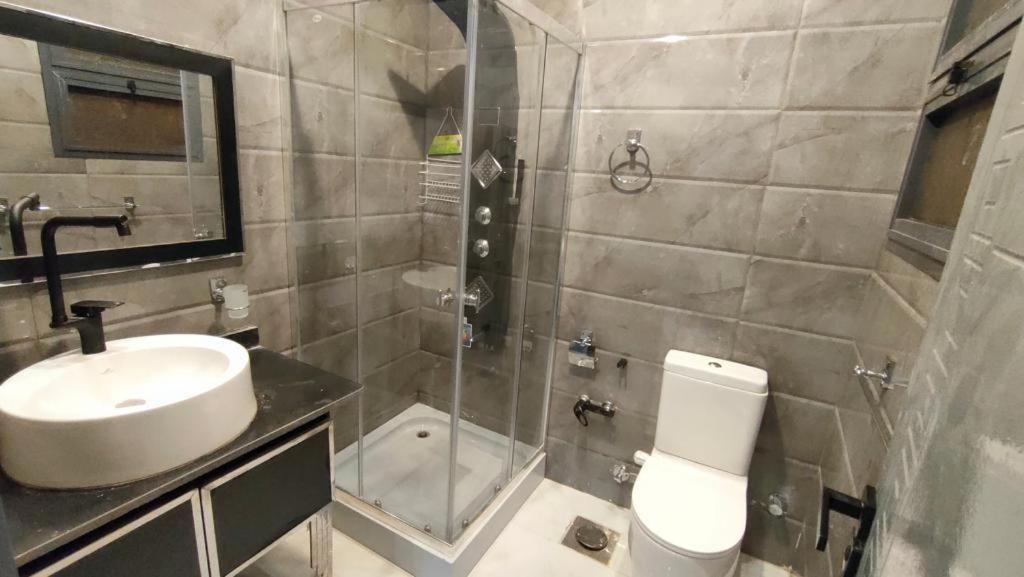 Amazing Apartment In Mohandseen Families Only