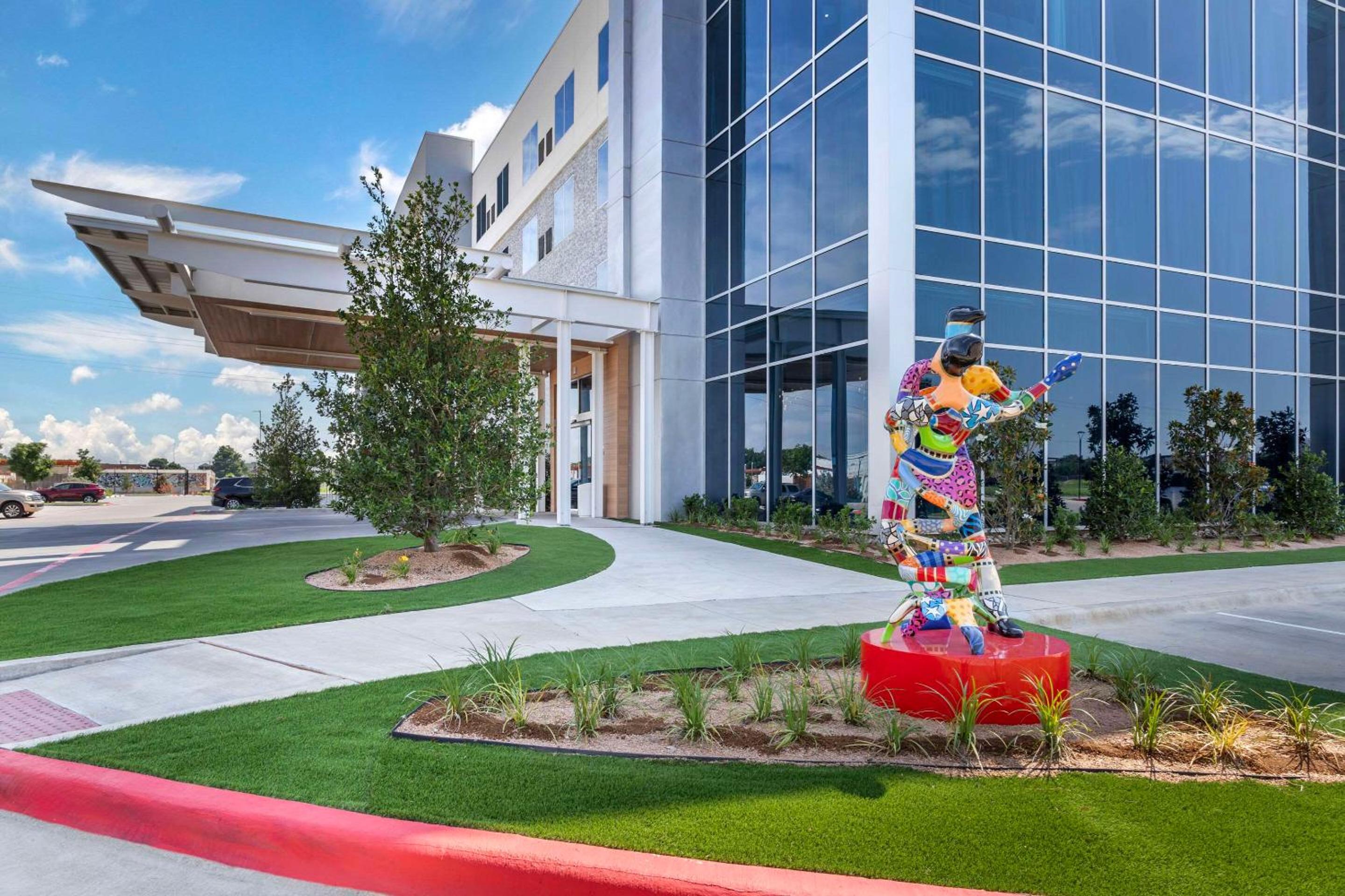 Hotel Cambria Hotel Waco University Riverfront - Image 1