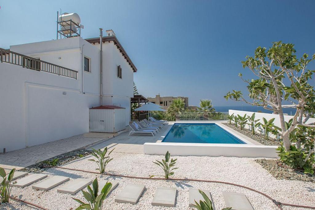 Rosie Villa view 5