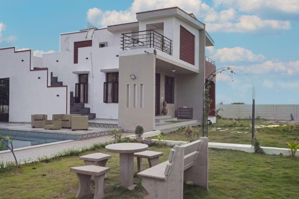 Retreat on the Ridge by Jade- Hill View pool Villa near Bangalore view 3