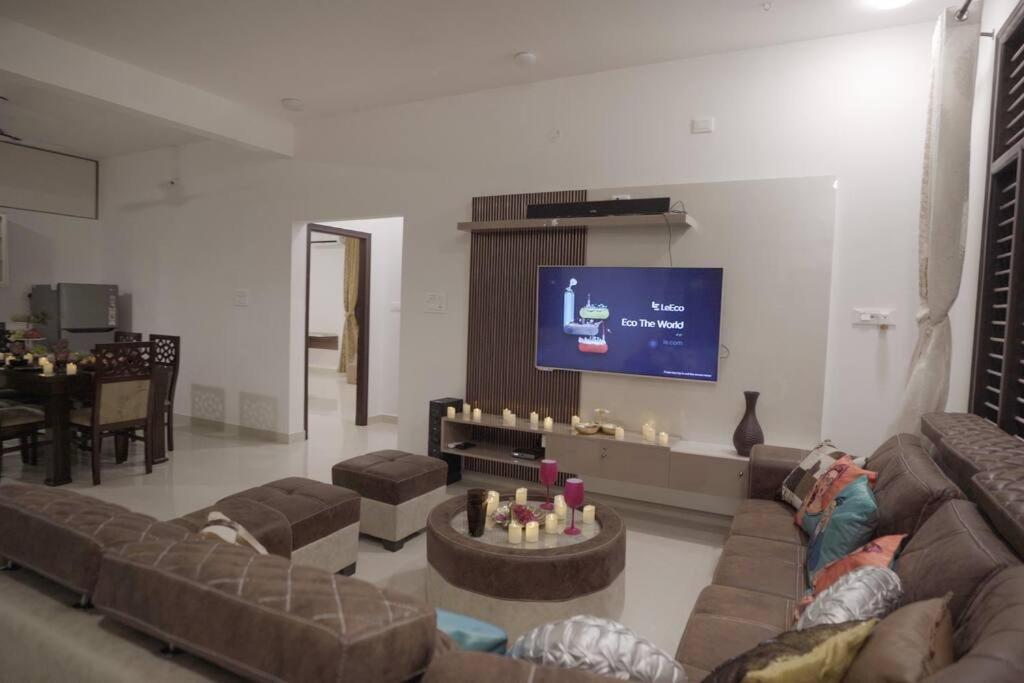 Retreat on the Ridge by Jade- Hill View pool Villa near Bangalore view 4
