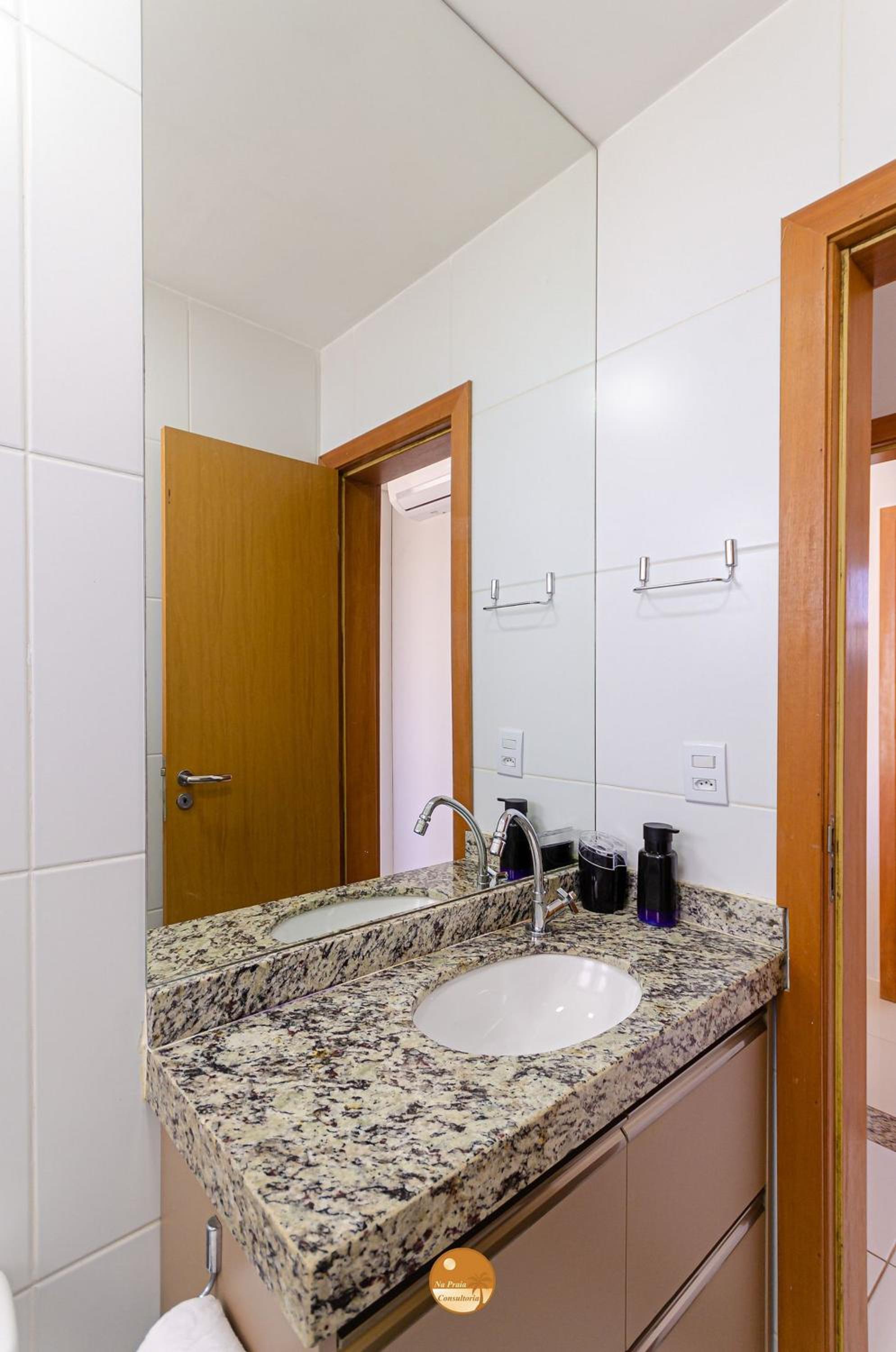 Residencial Ilha de Santorini, 100 m da Praia, Pico de Surfe, Piscina, Parque infantil, 2 Vagas de Garagem