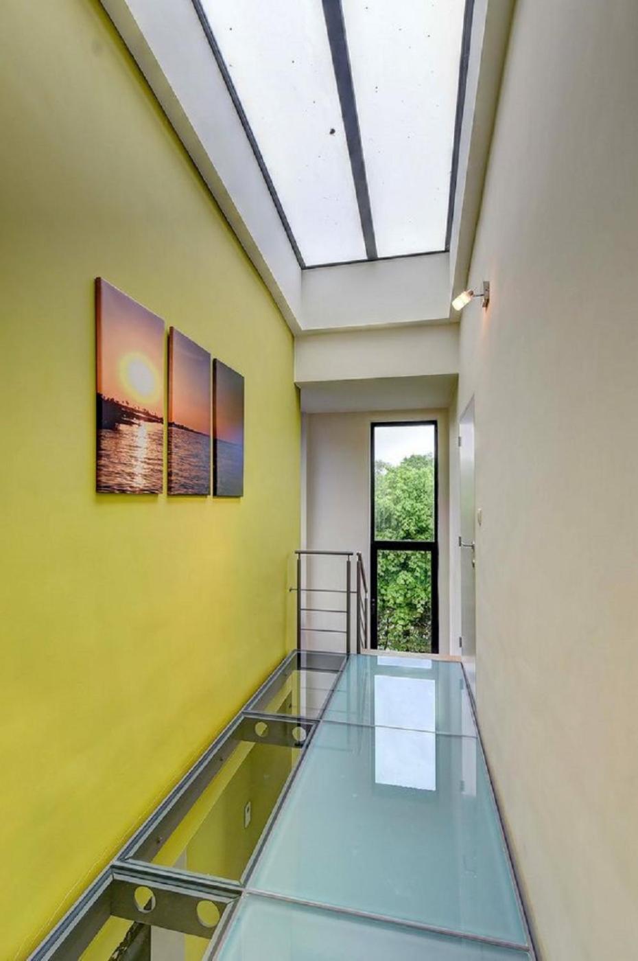 Lou's Superior Villa