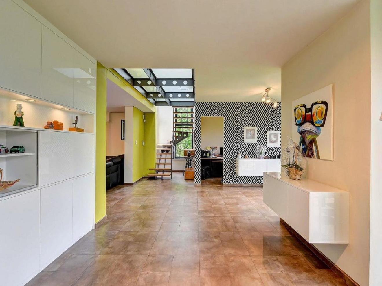 Lou's Superior Villa