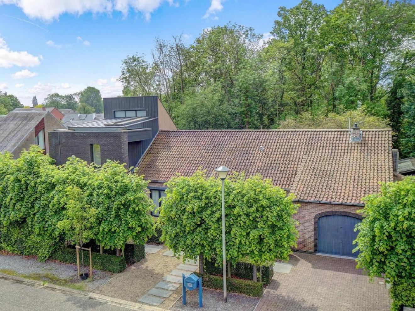 Lou's Superior Villa