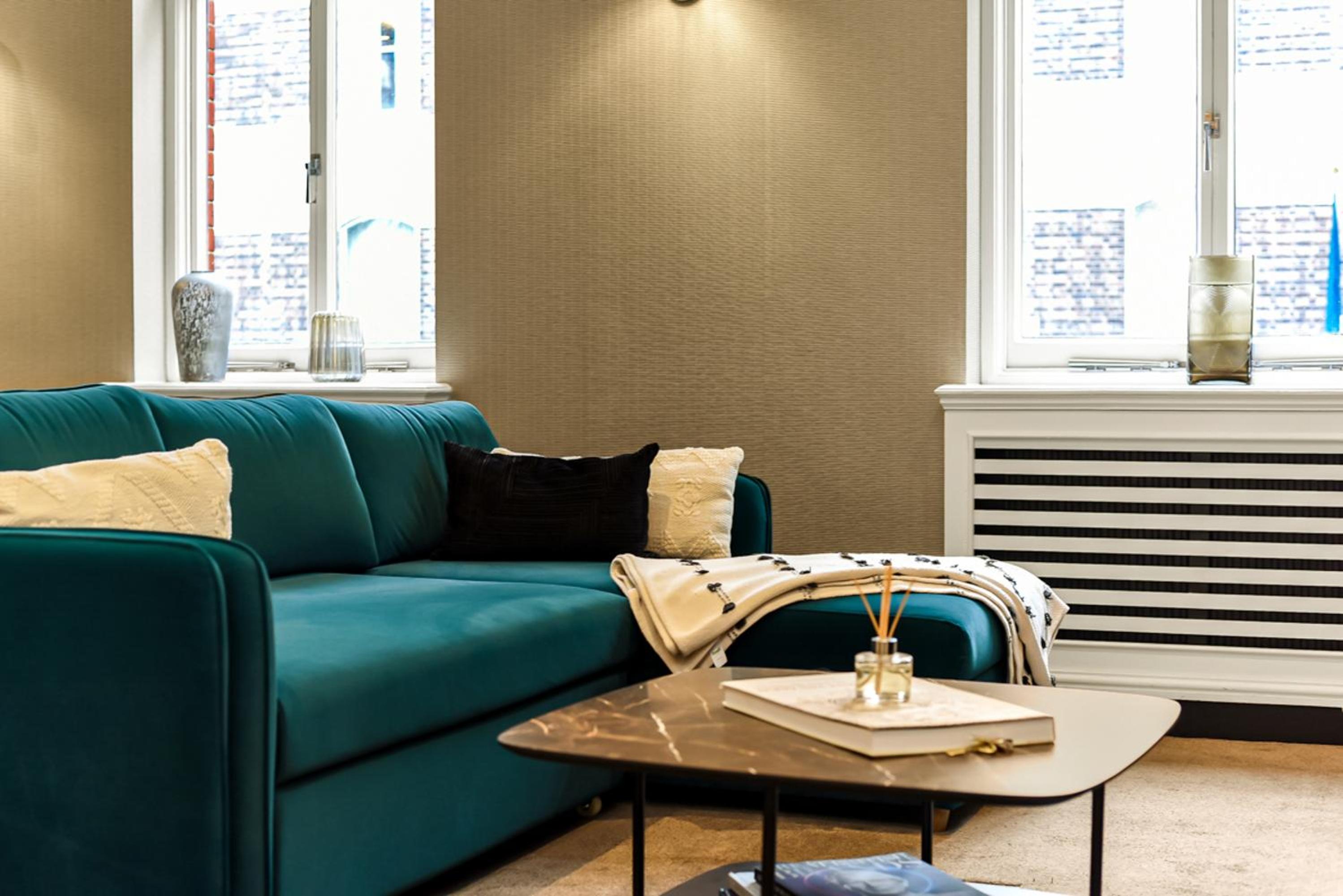 Mayfair Apartment with Private Terrace- 2 Bed