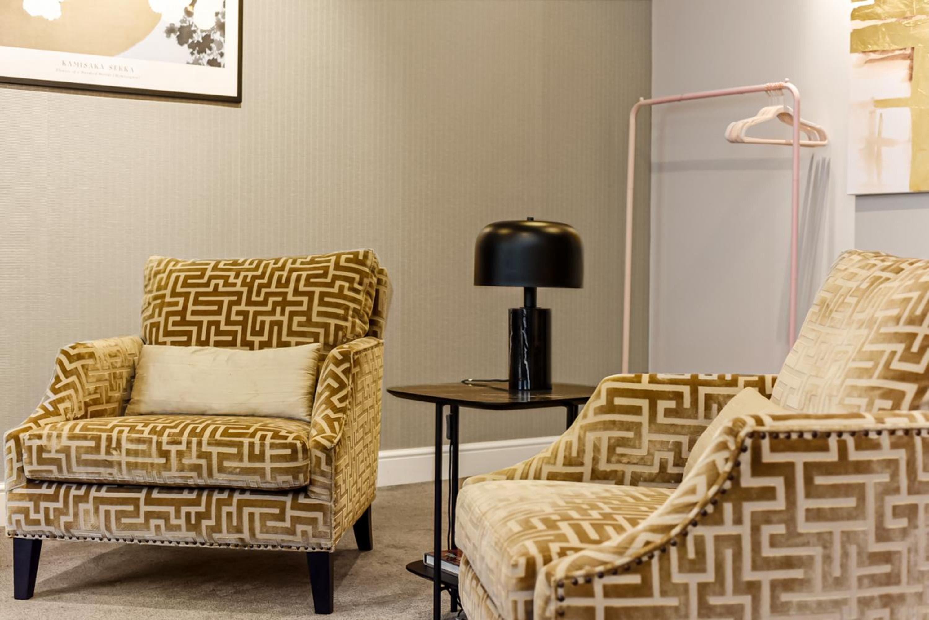 Mayfair Apartment with Private Terrace- 2 Bed