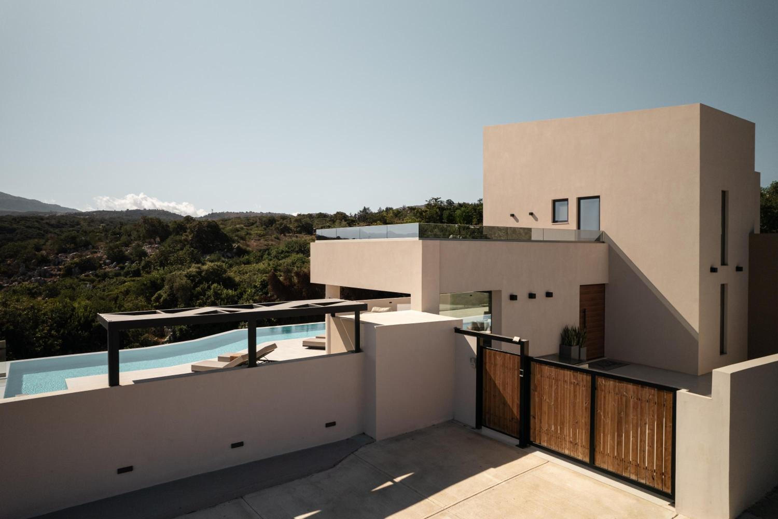 Aerial Villa - Award Winning Luxury Retreat