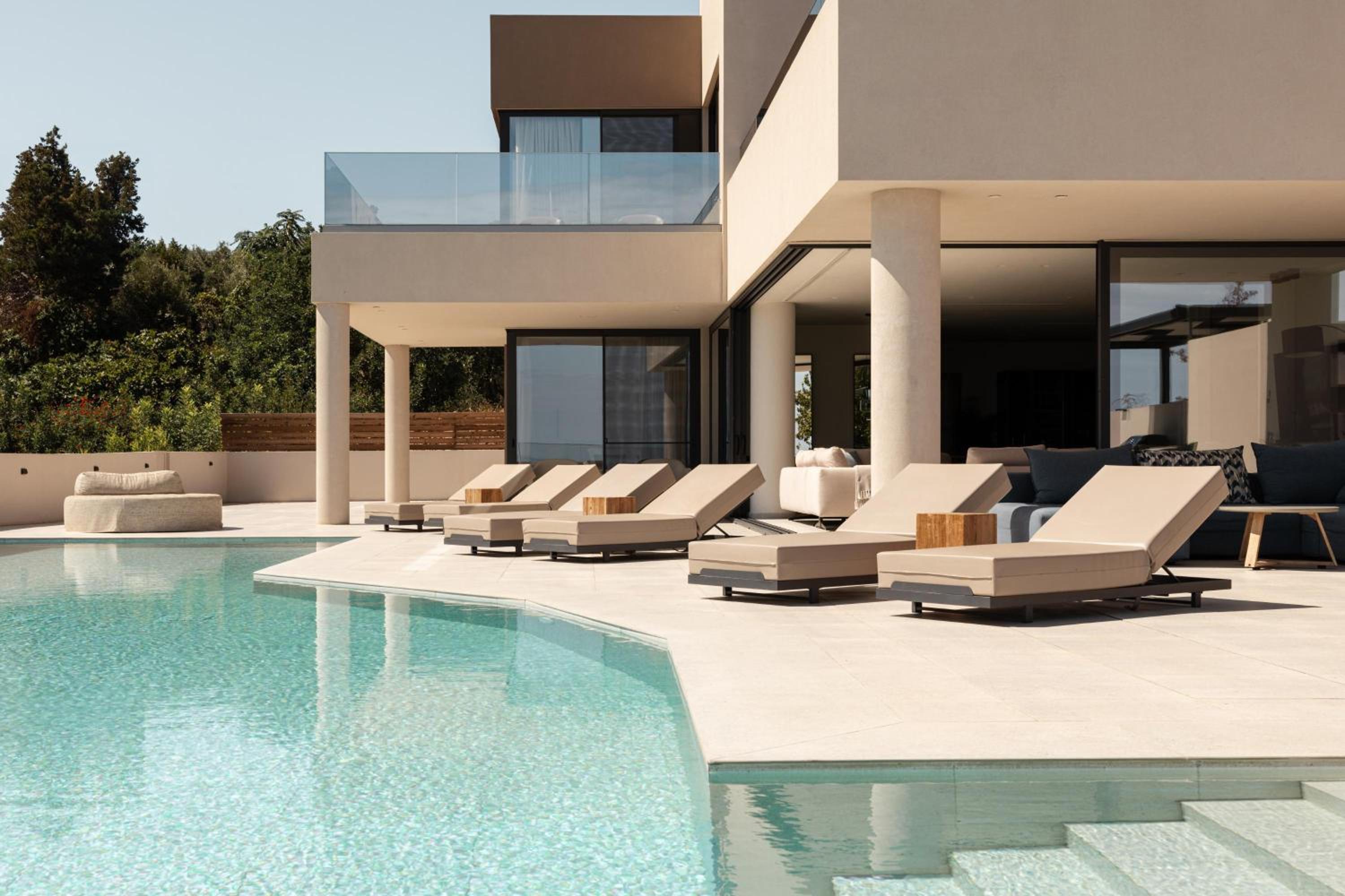 Aerial Villa - Award Winning Luxury Retreat