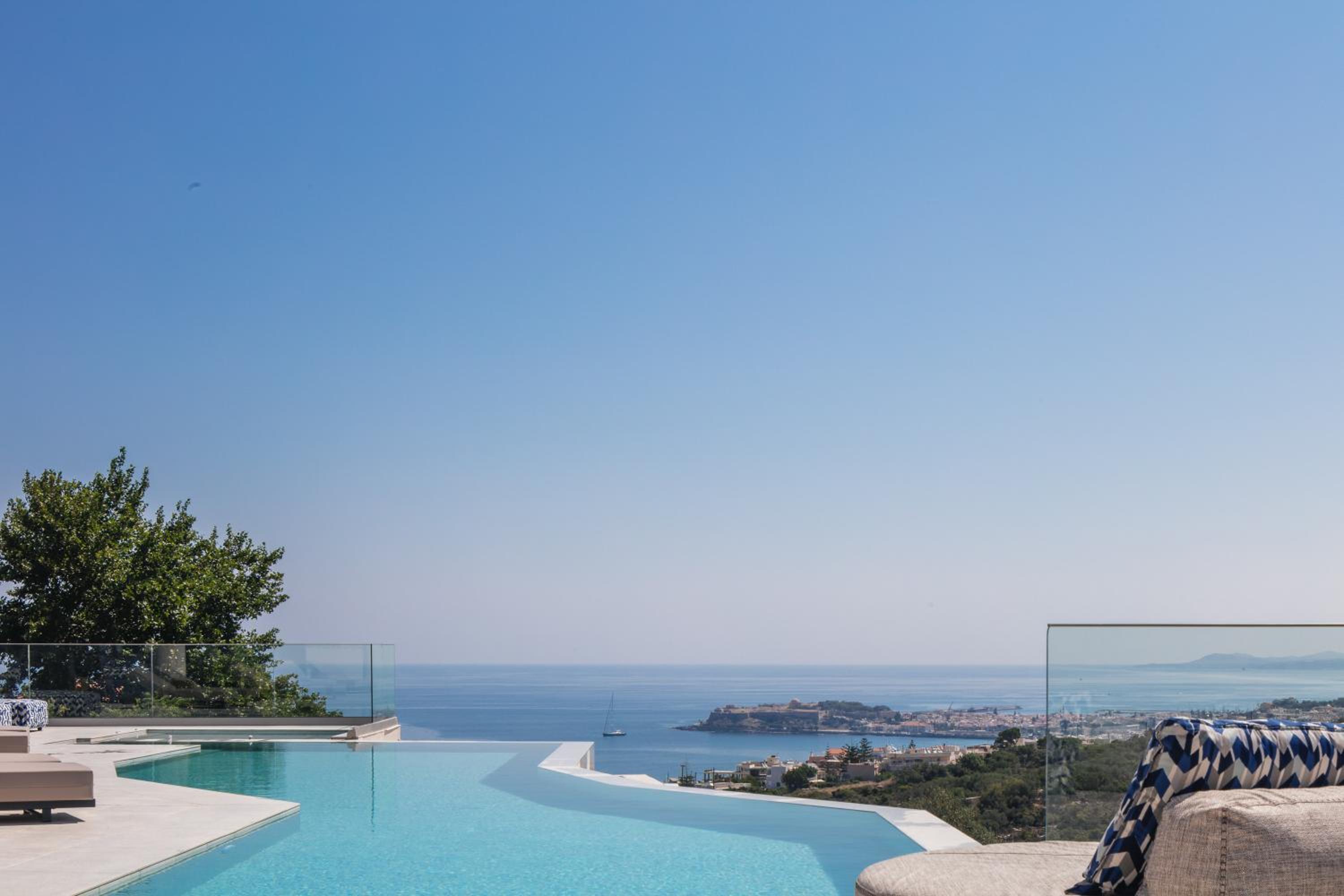 Aerial Villa - Award Winning Luxury Retreat