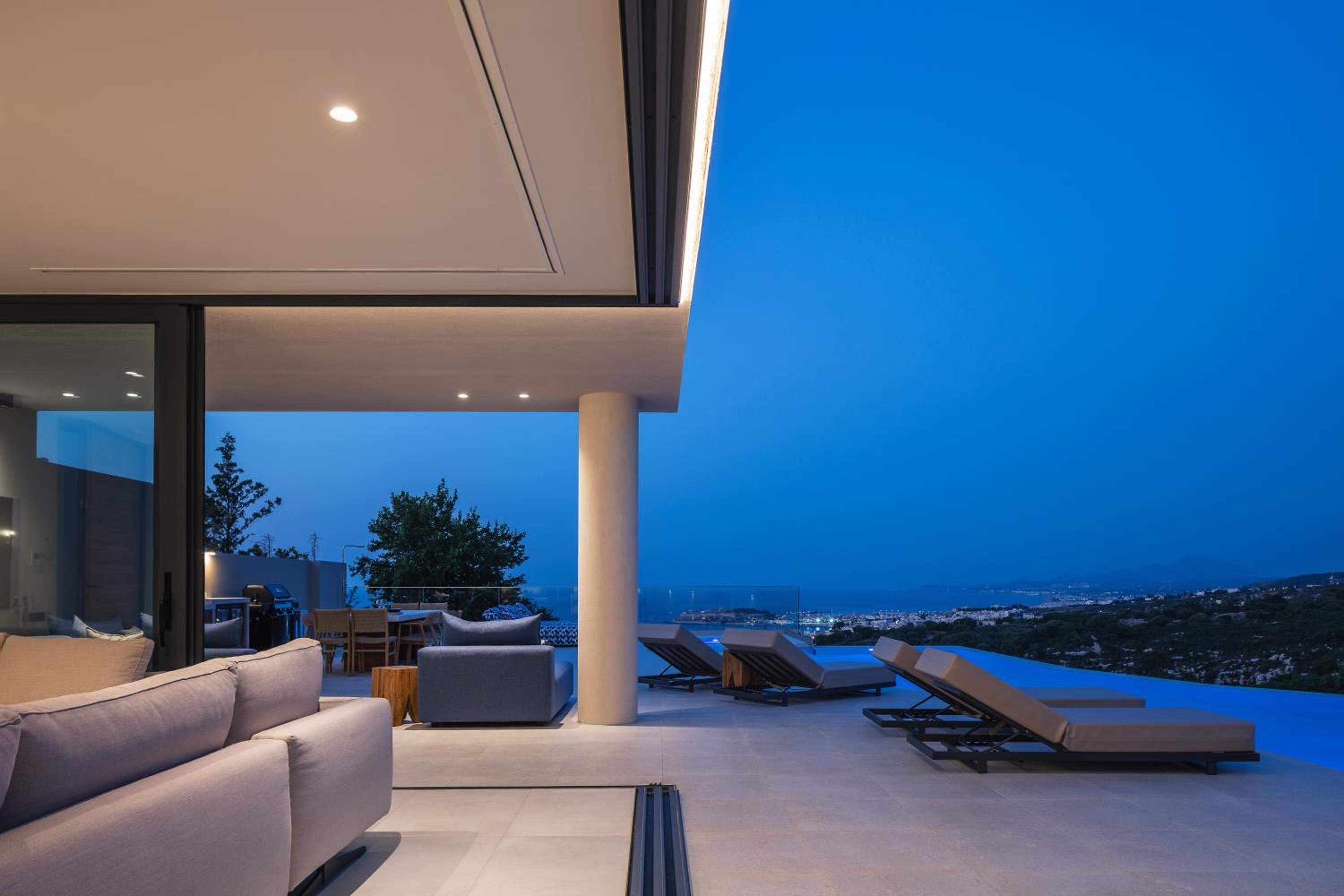 Aerial Villa - Award Winning Luxury Retreat