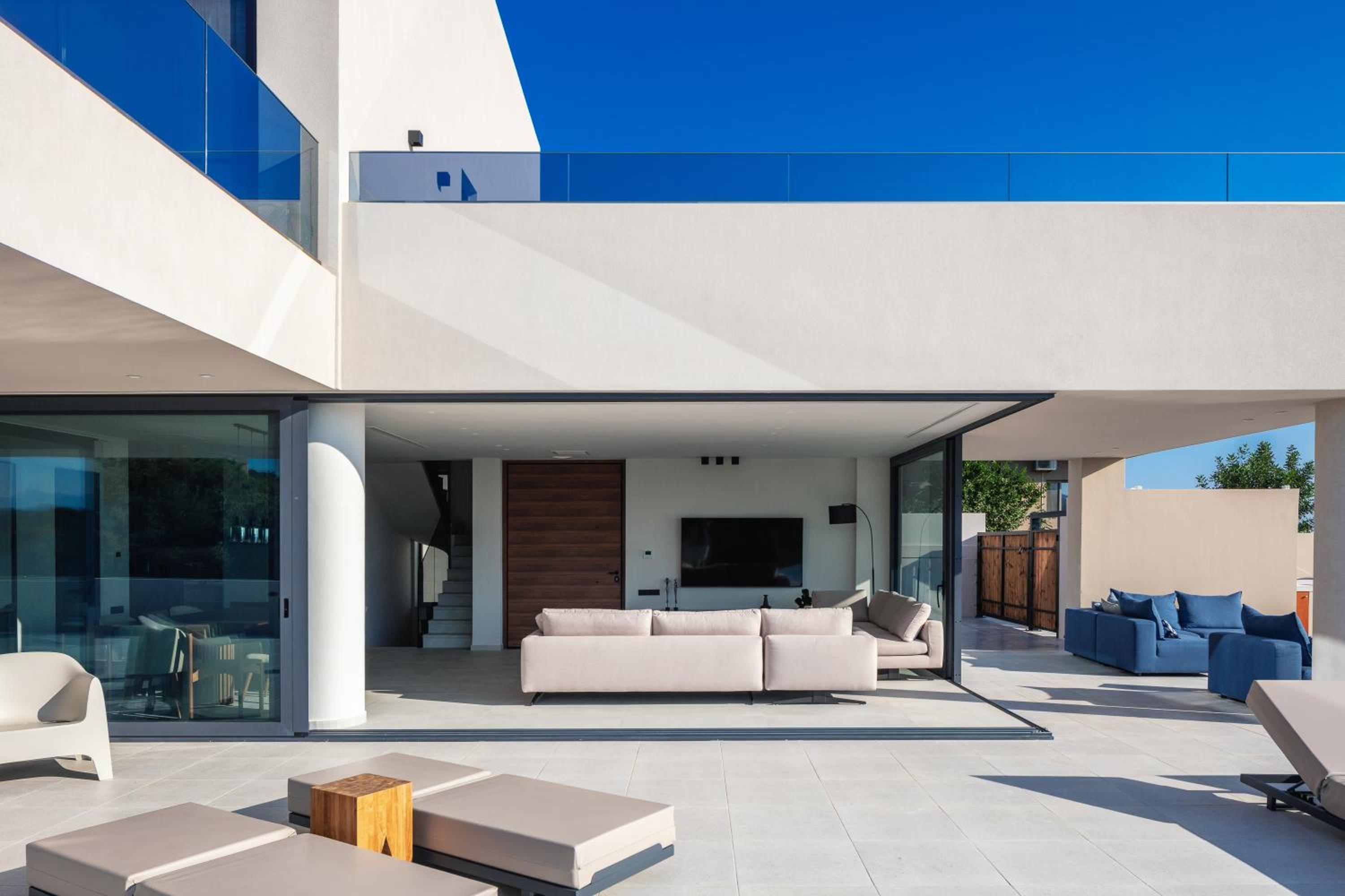 Aerial Villa - Award Winning Luxury Retreat