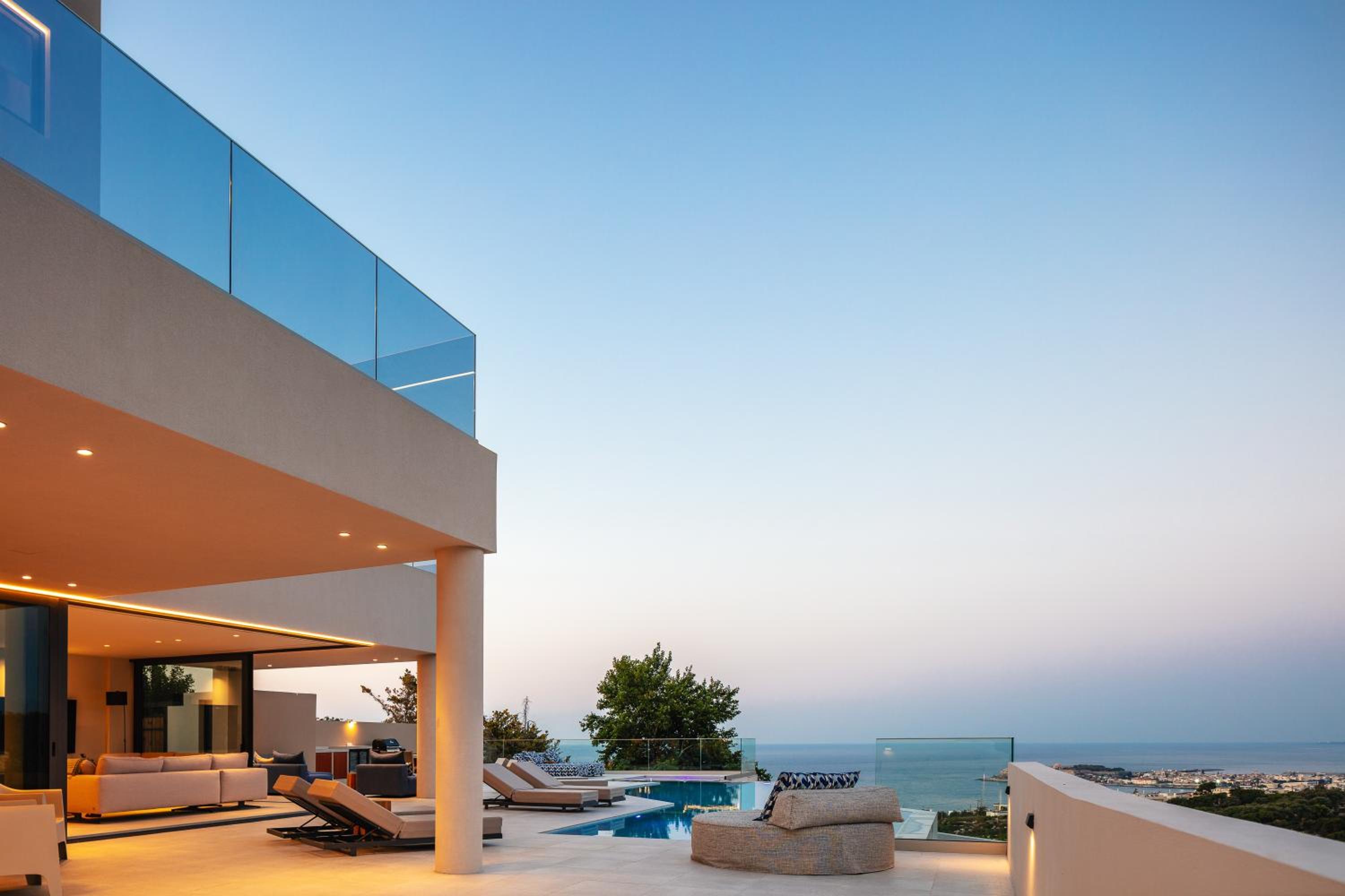 Aerial Villa - Award Winning Luxury Retreat