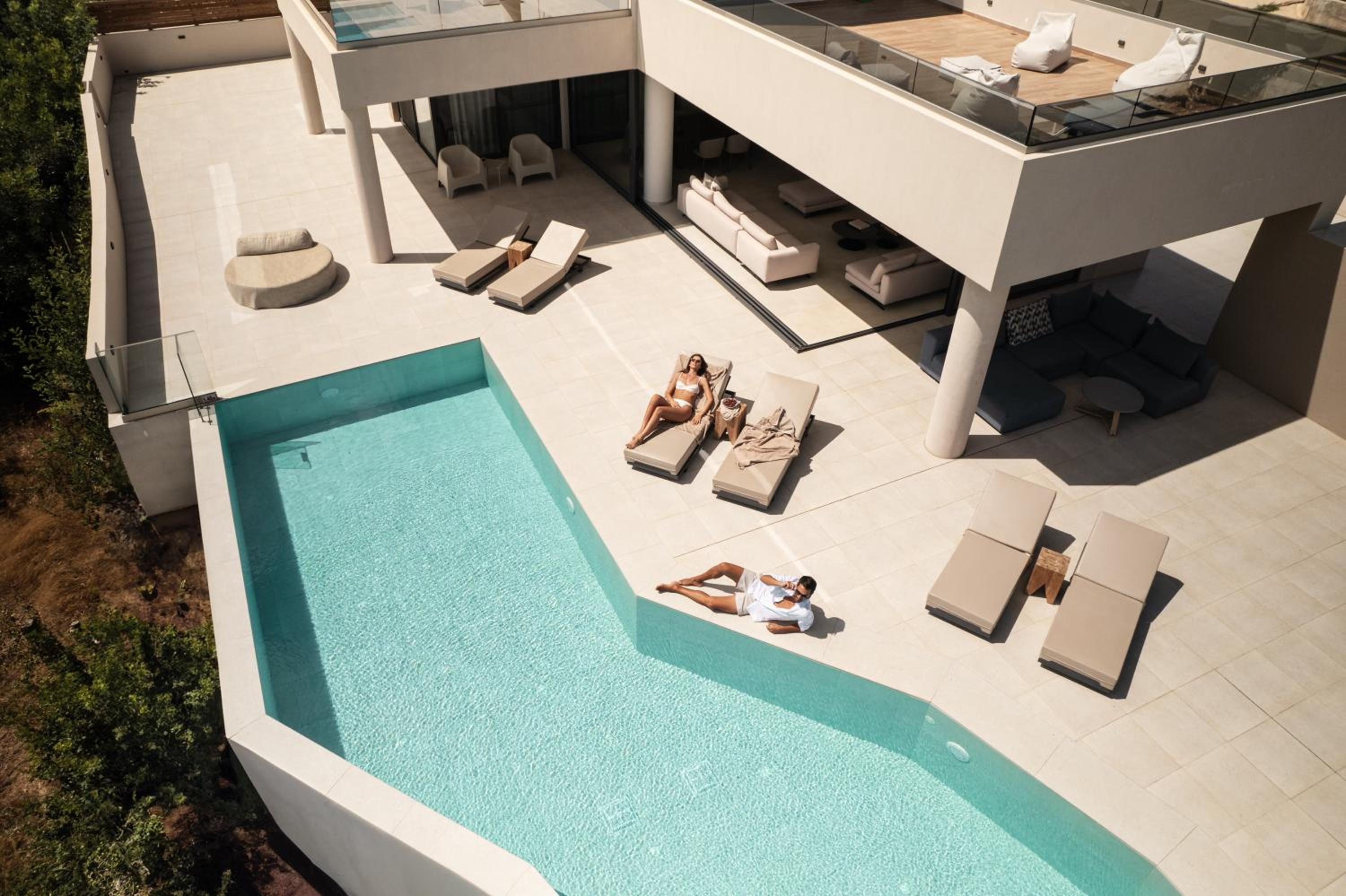 Aerial Villa - Award Winning Luxury Retreat