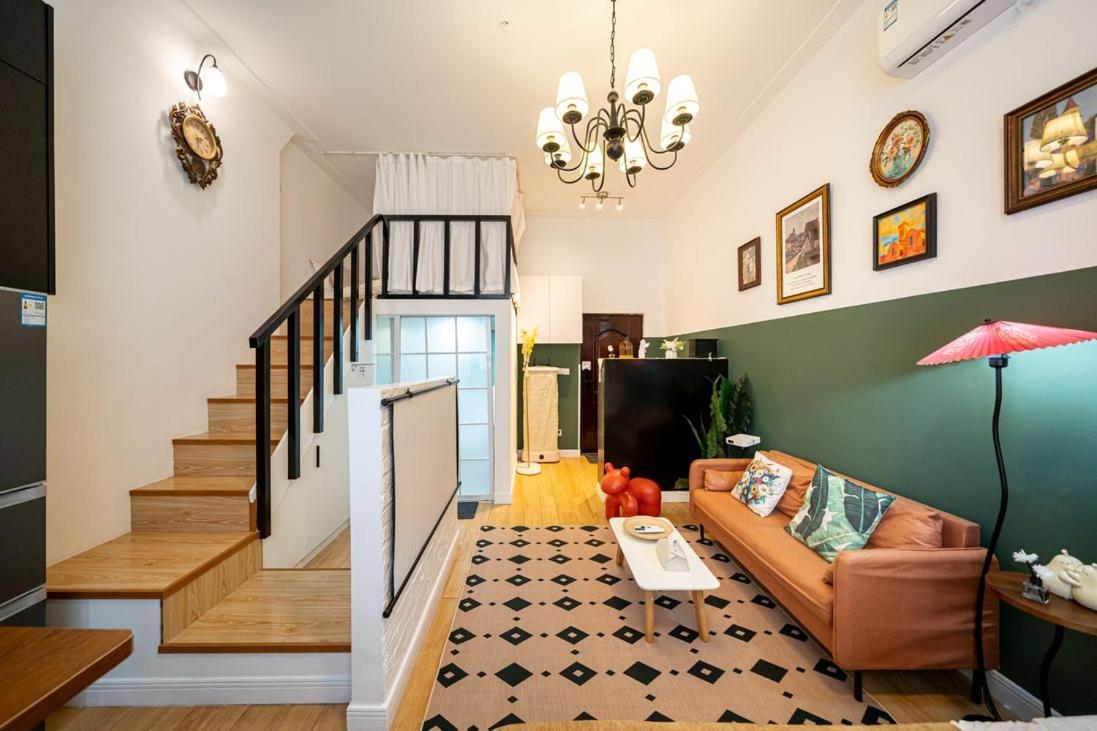 Shanghai Hills& Well-time Nanyang Charm BnB close to West Nanjing Rd and line 2 Jing'an Temple photo 4