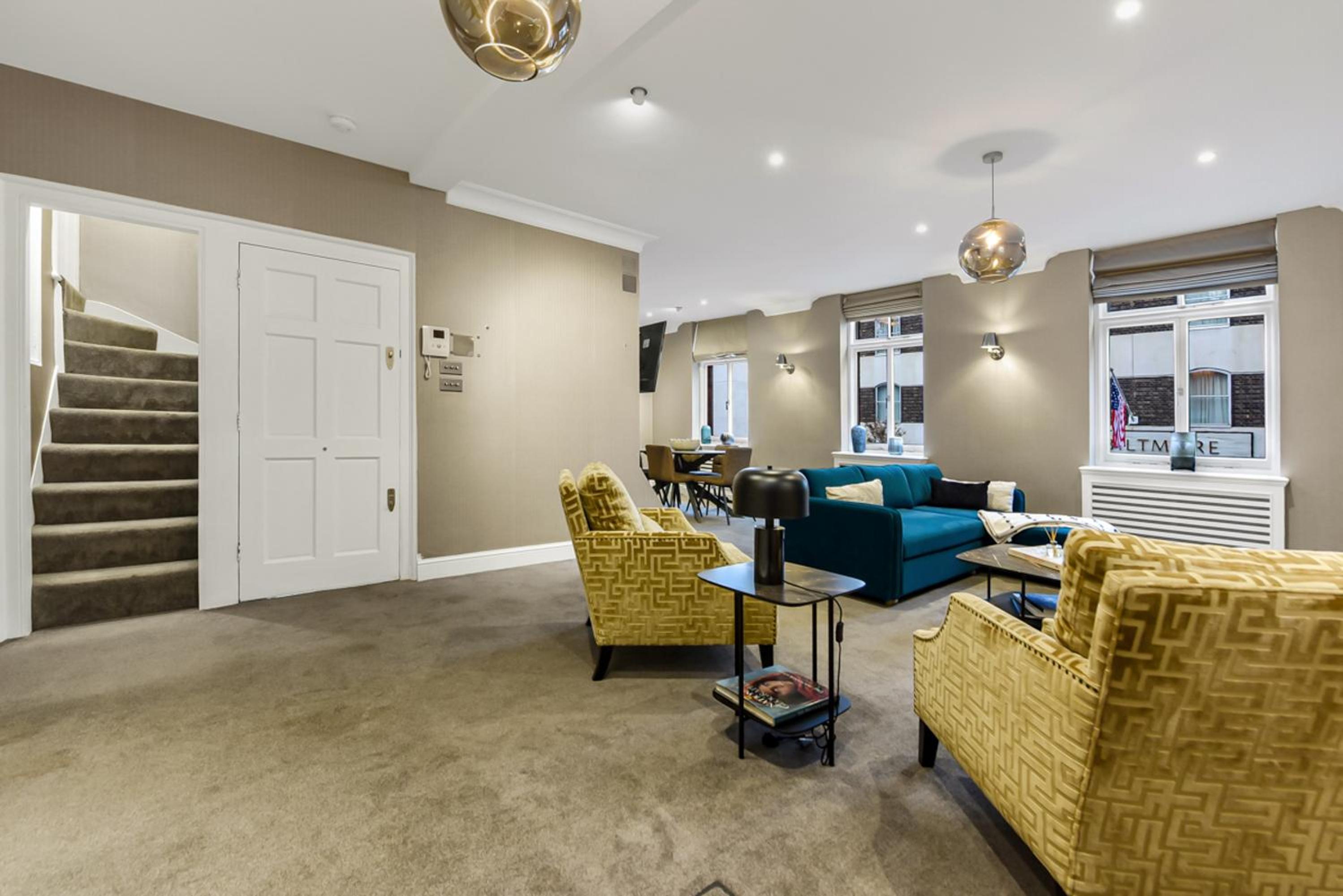 Mayfair Apartment with Private Terrace- 2 Bed