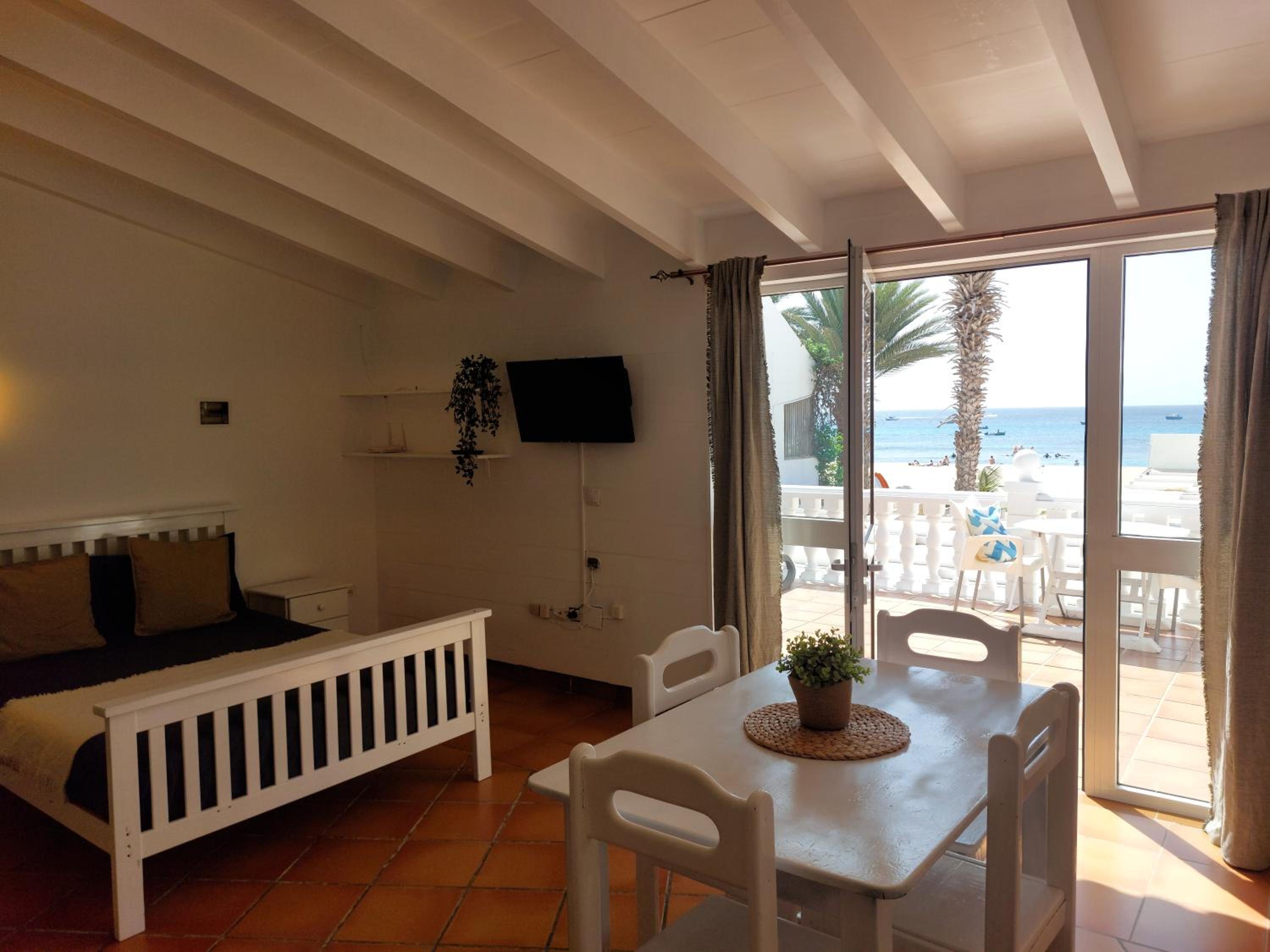 Vista Mar - Seafront Holiday Apartments