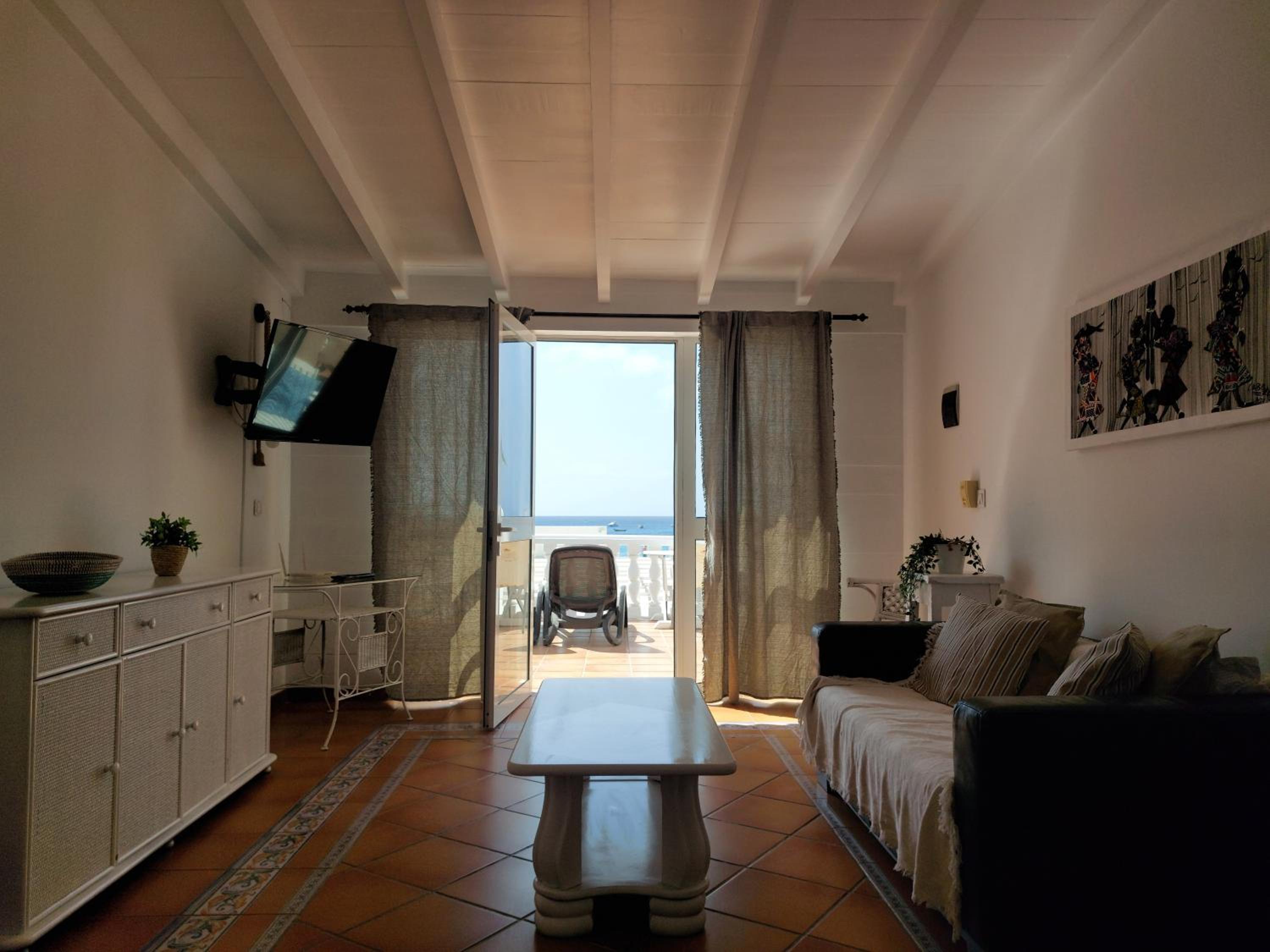 Vista Mar - Seafront Holiday Apartments