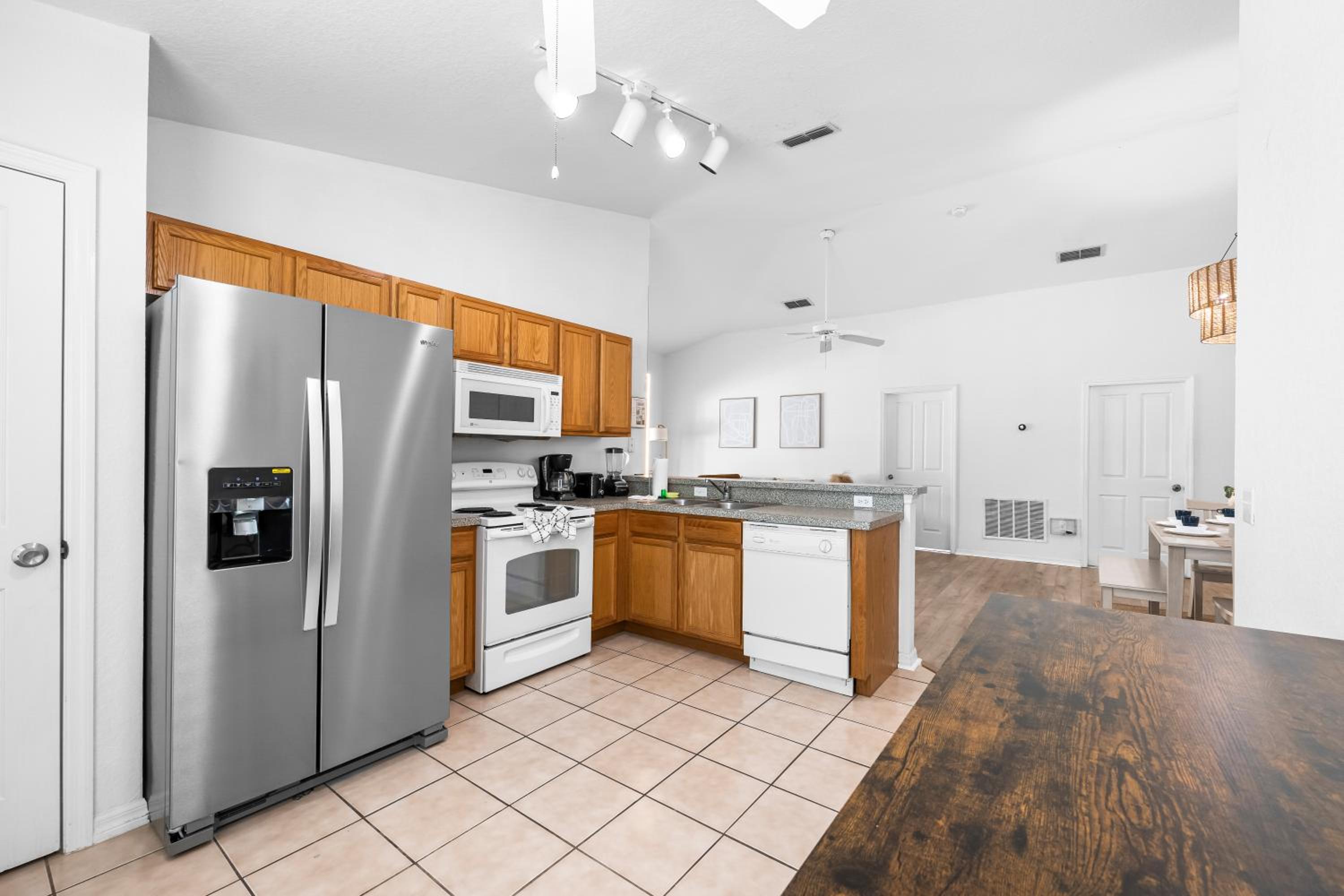 spacious house in davenport with pool for family view 2